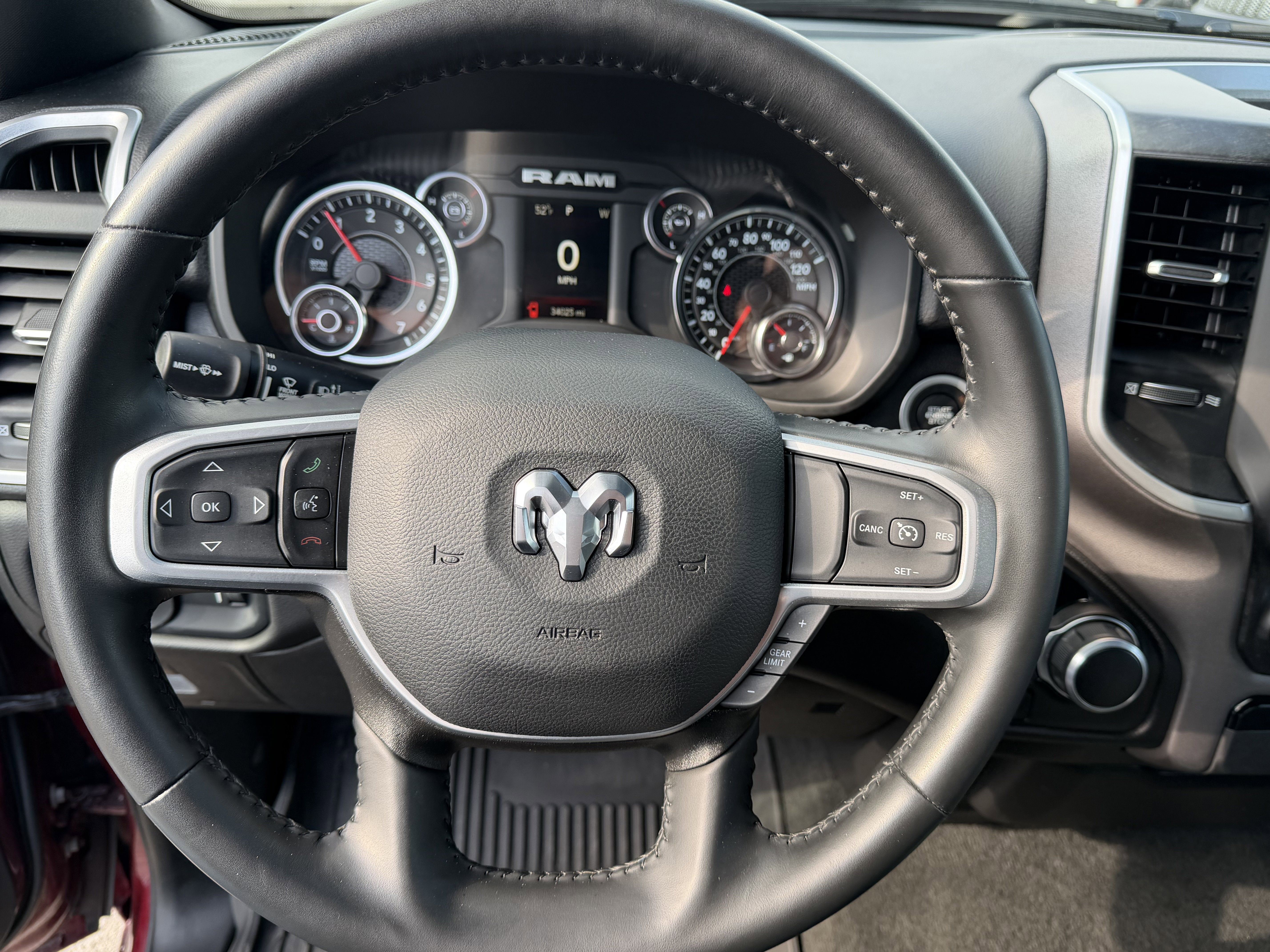 2023 RAM 1500 Big Horn Crew Cab 4x4 5'7' Box