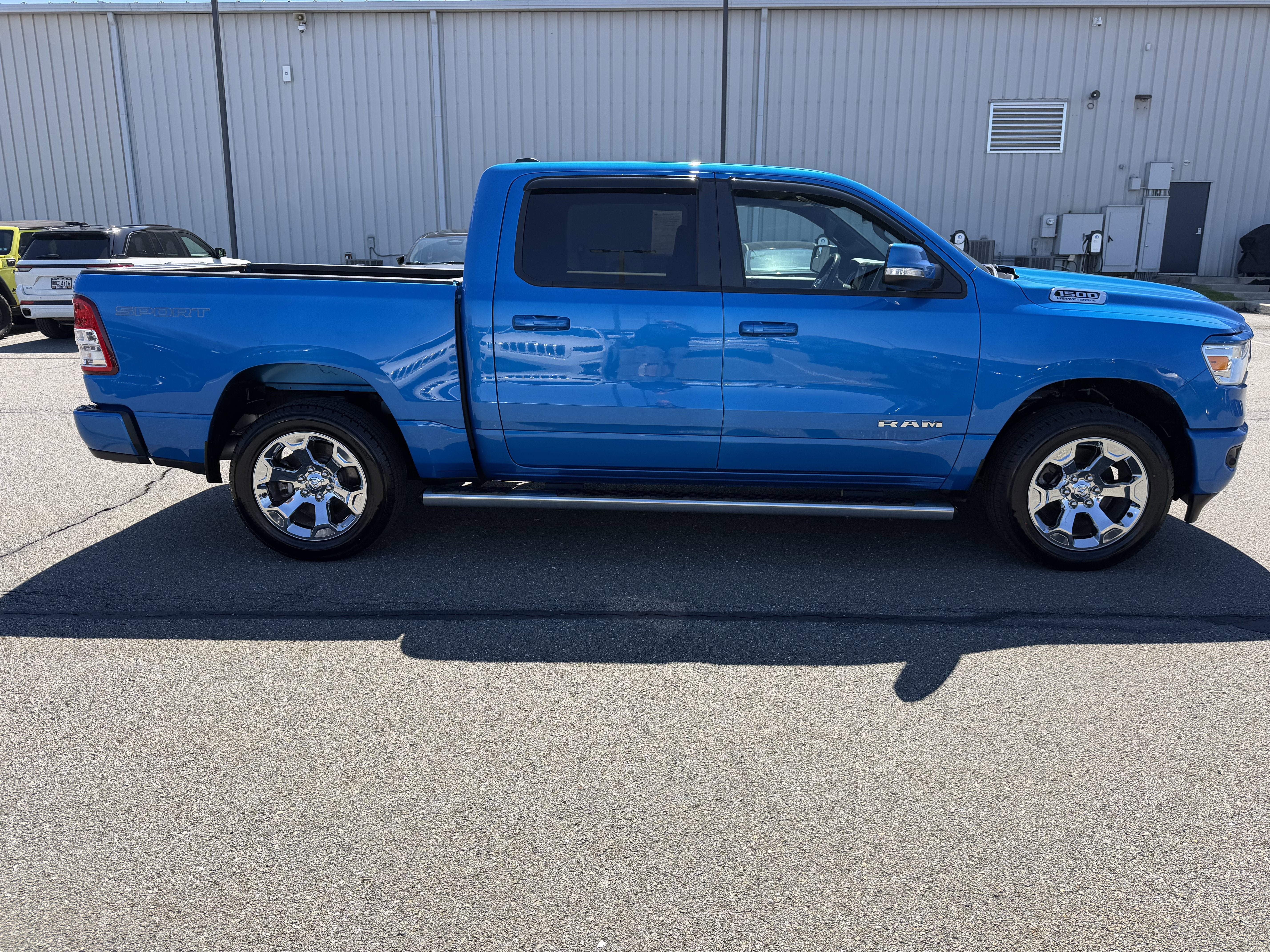 2022 RAM 1500 Big Horn Crew Cab 4x4 5'7' Box