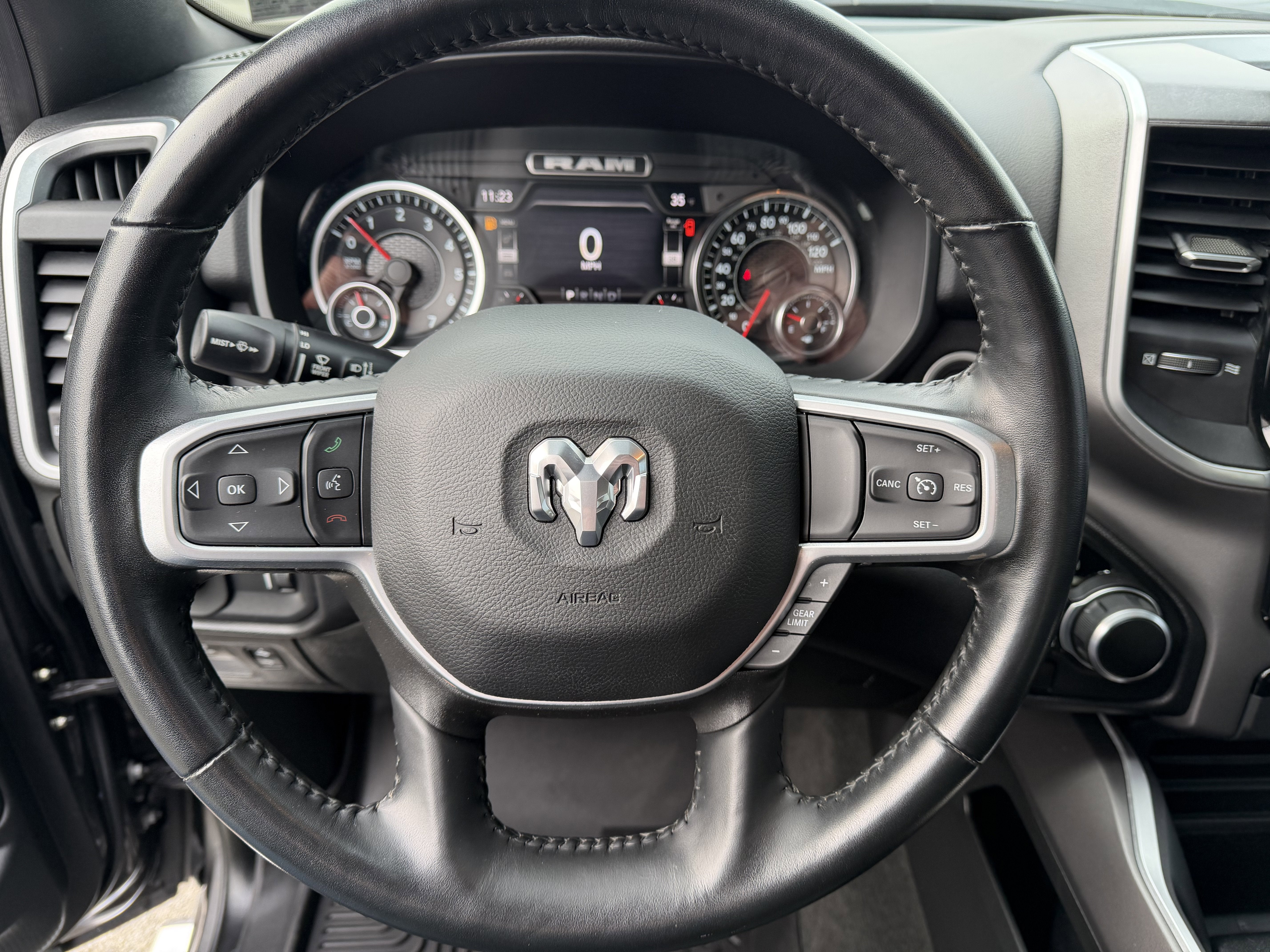 2022 RAM 1500 Big Horn Crew Cab 4x4 5'7' Box