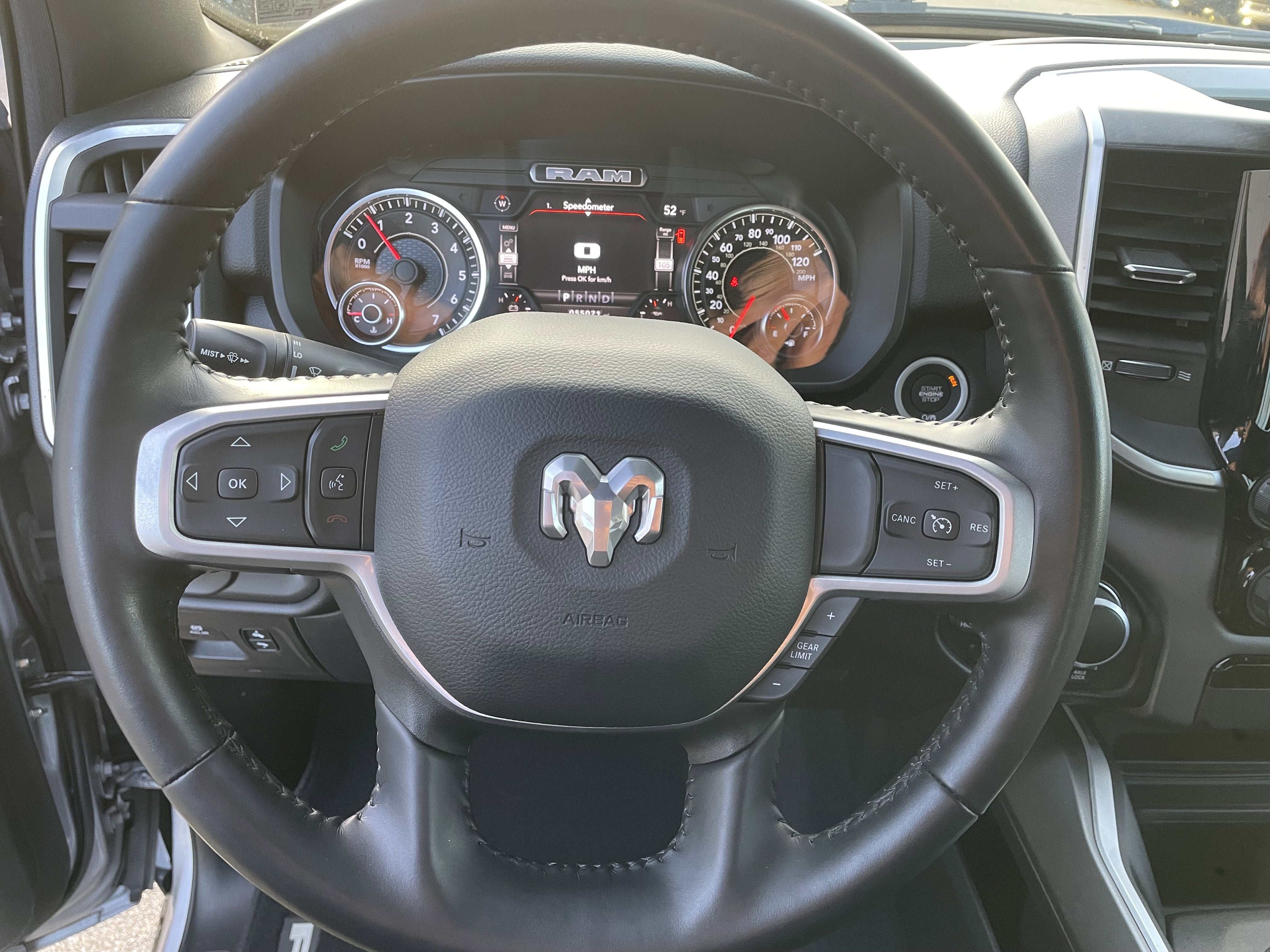 2022 RAM 1500 Big Horn Crew Cab 4x4 5'7' Box