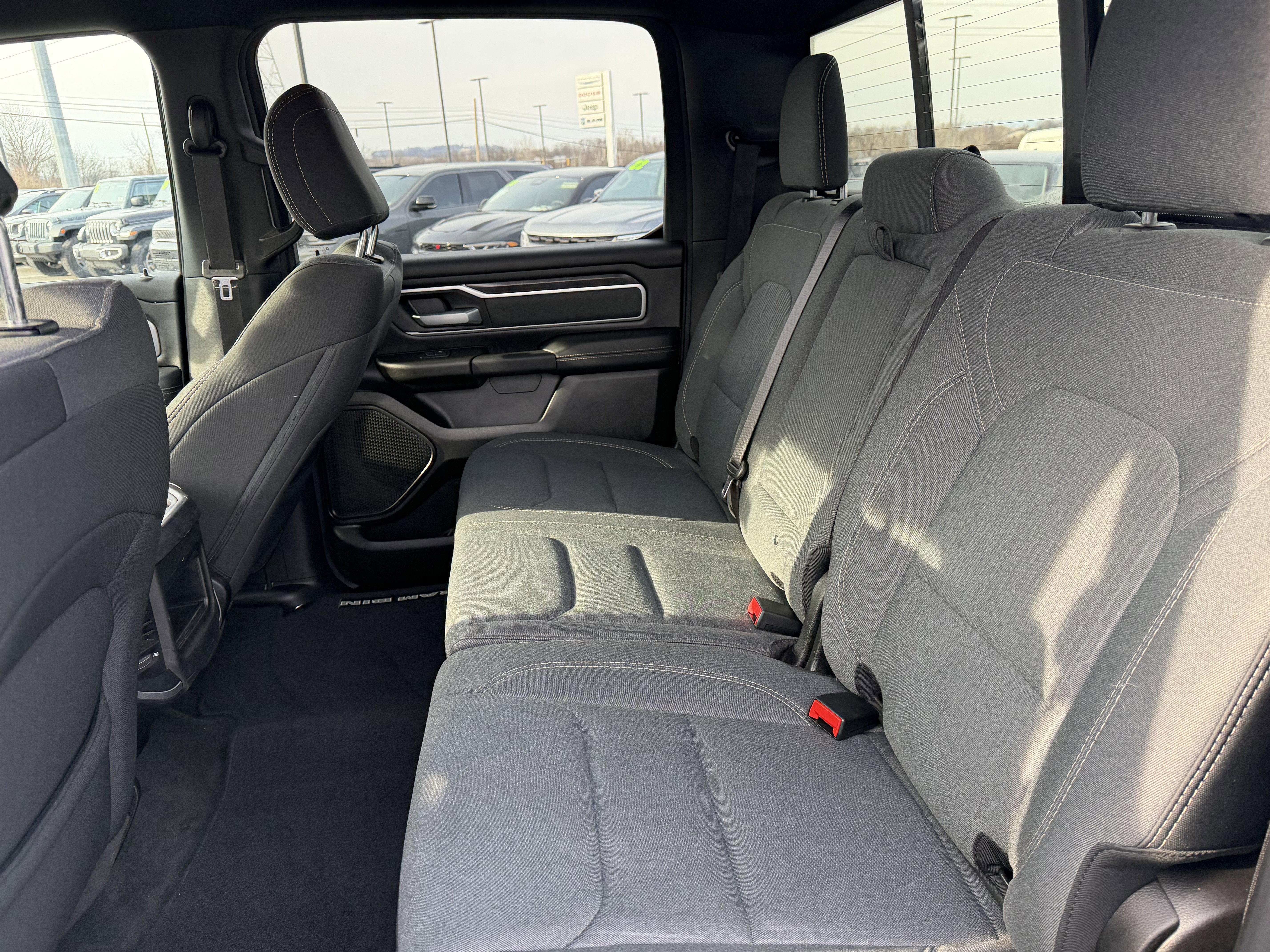 2022 RAM 1500 Big Horn Crew Cab 4x4 5'7' Box