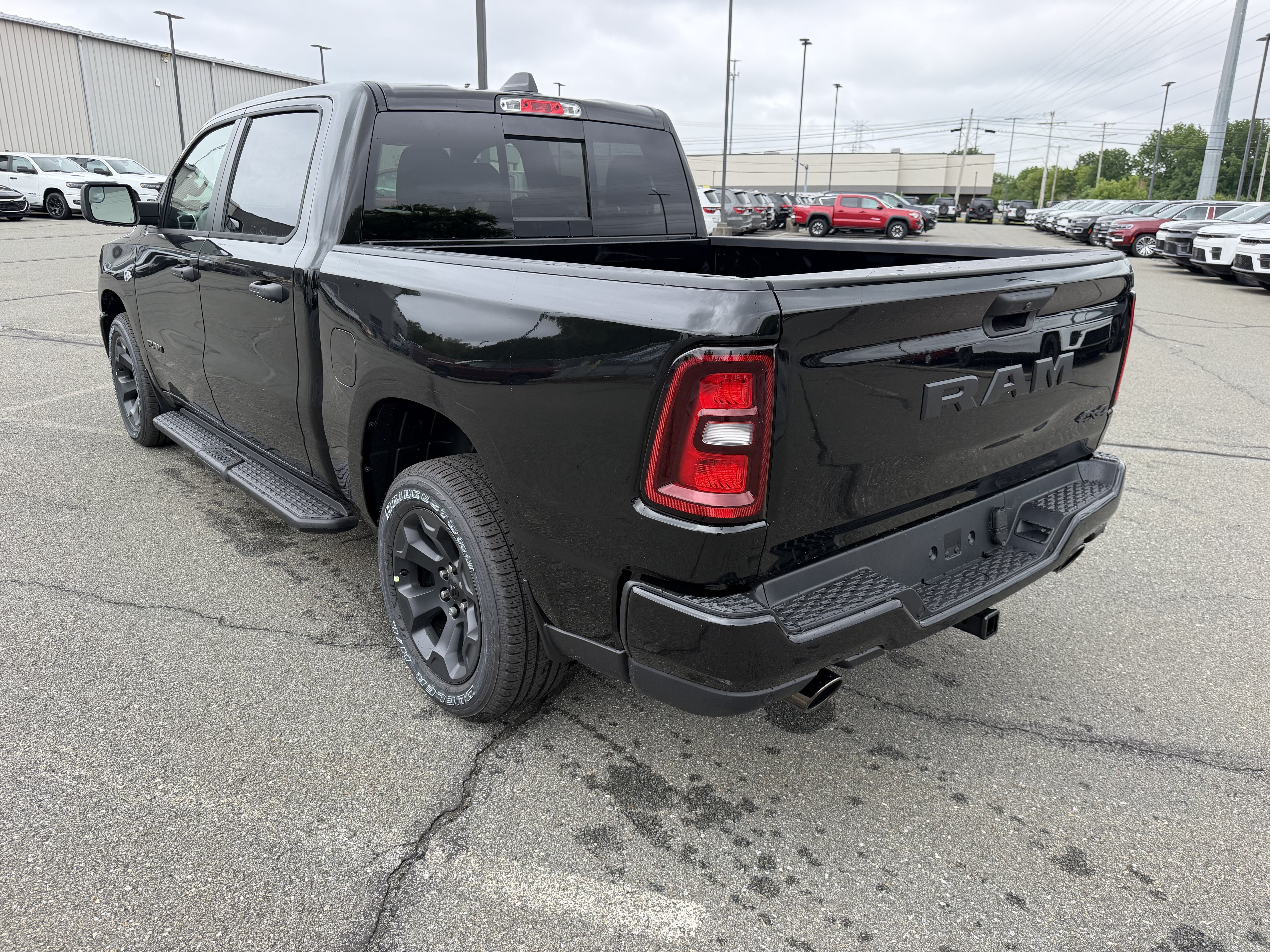 2026 RAM Ram 1500 RAM 1500 EXPRESS CREW CAB 4X4 5'7' BOX