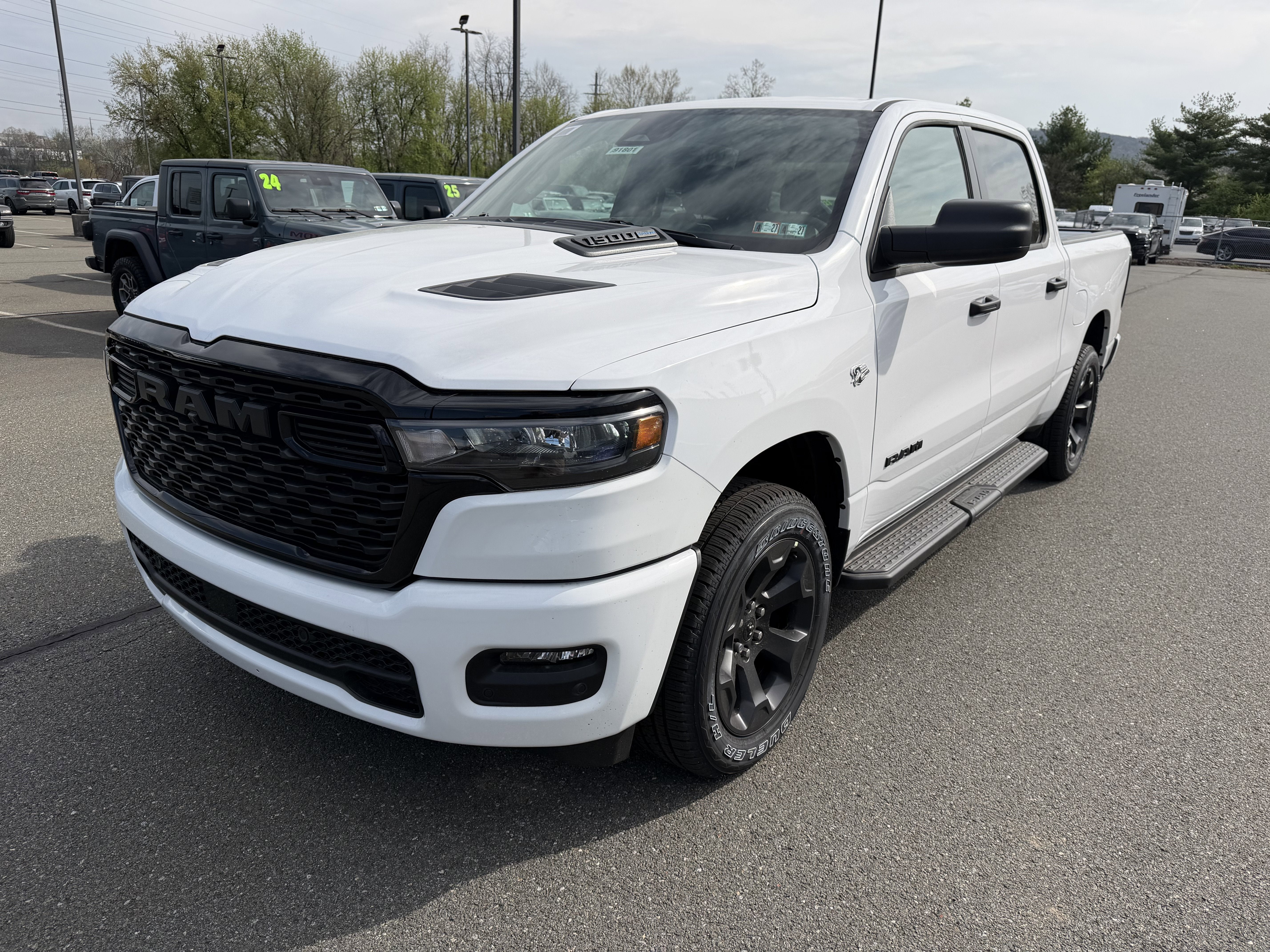 2026 RAM Ram 1500 RAM 1500 EXPRESS CREW CAB 4X4 5'7' BOX