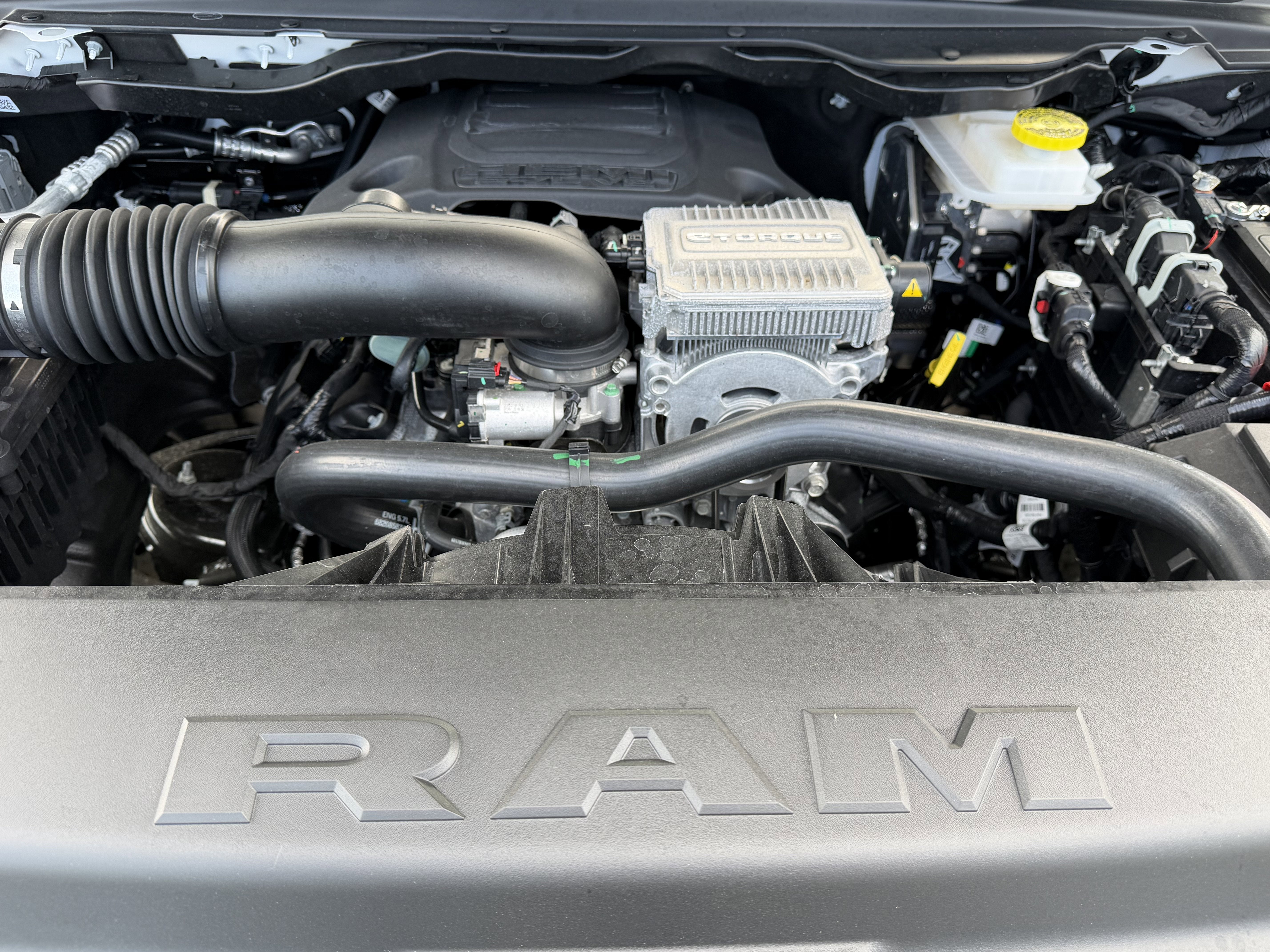 2026 RAM Ram 1500 RAM 1500 EXPRESS CREW CAB 4X4 5'7' BOX