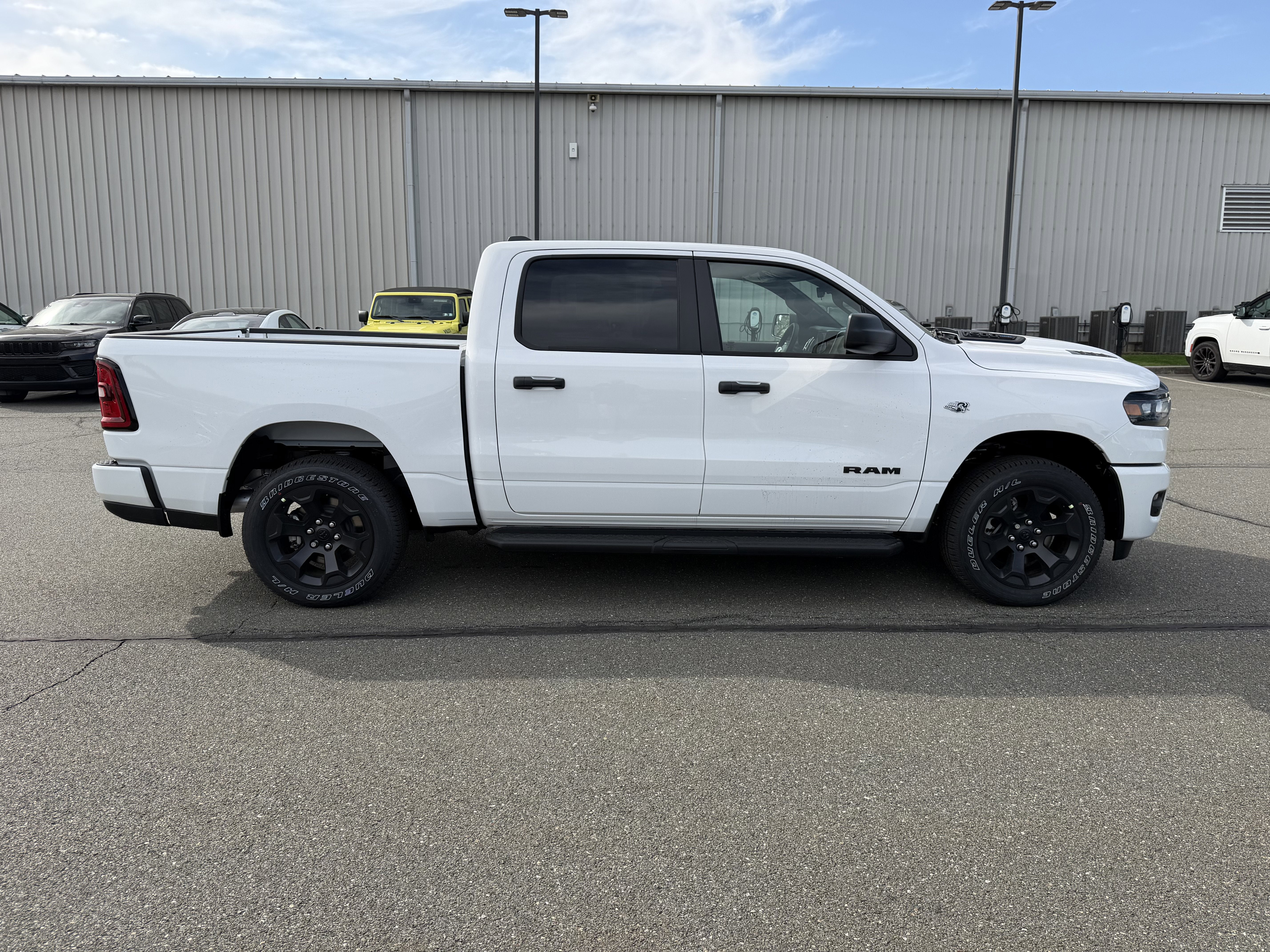 2026 RAM Ram 1500 RAM 1500 EXPRESS CREW CAB 4X4 5'7' BOX
