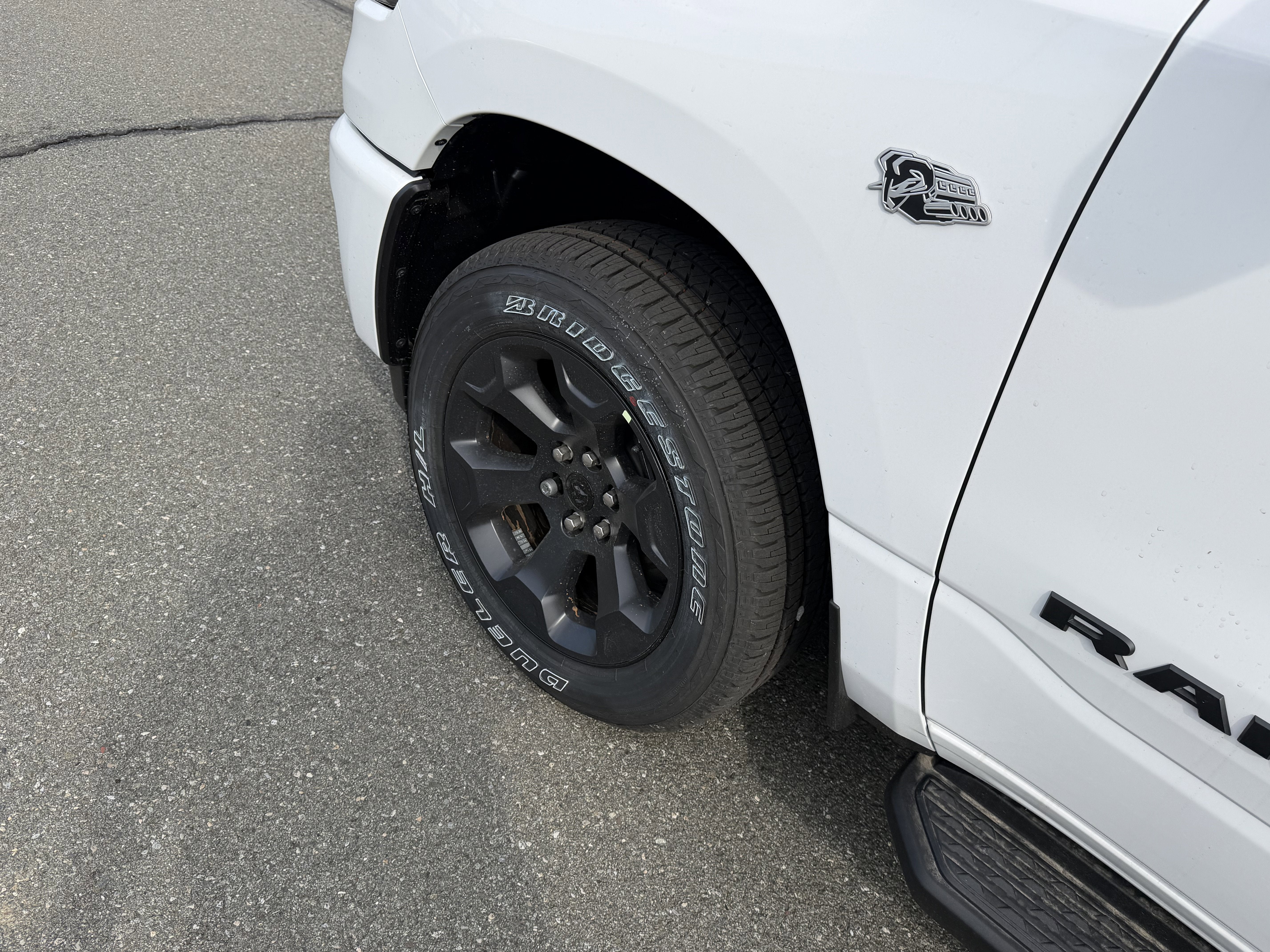 2026 RAM Ram 1500 RAM 1500 EXPRESS CREW CAB 4X4 5'7' BOX