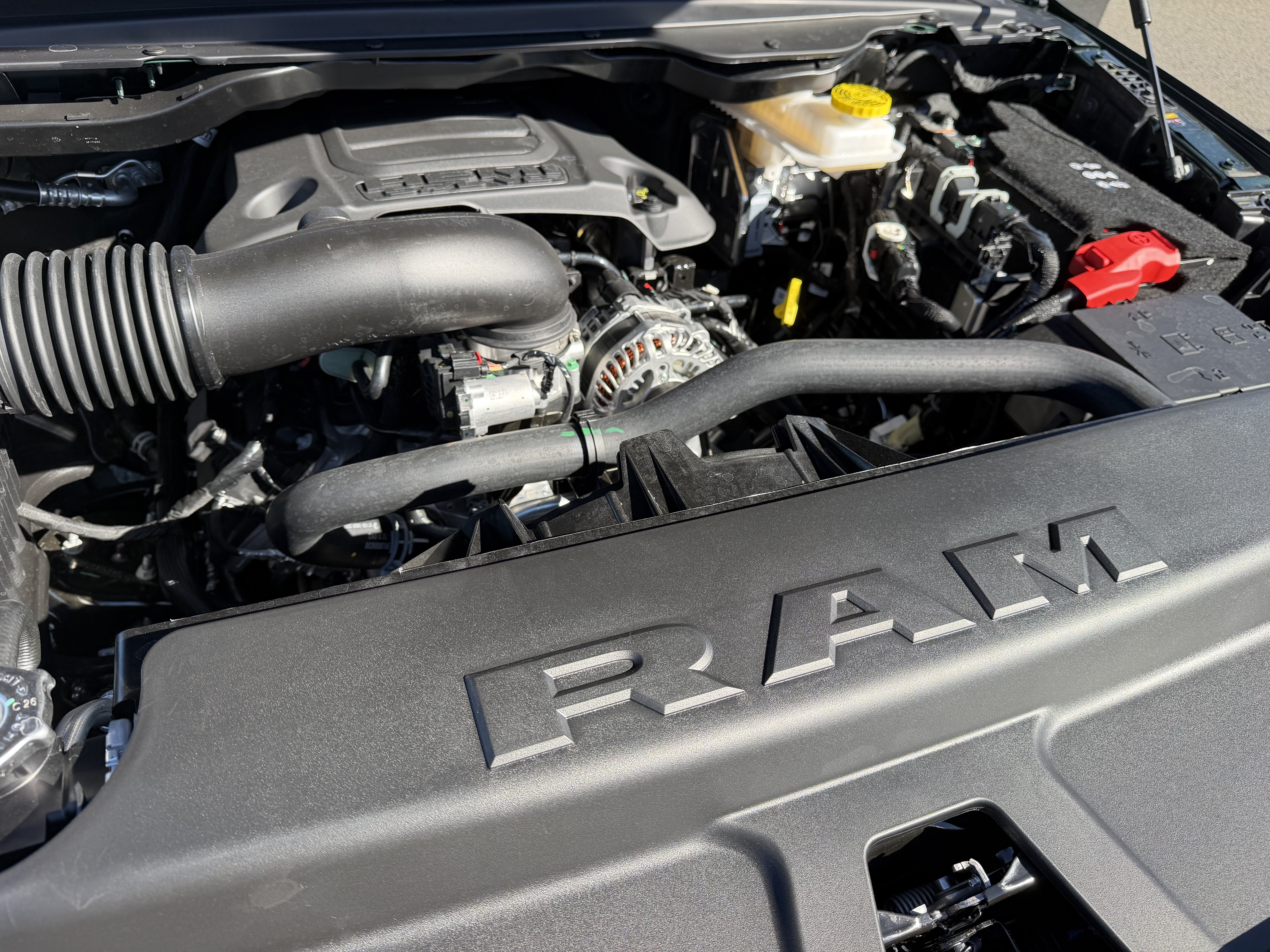 2027 RAM Ram 1500 RAM 1500 LARAMIE CREW CAB 4X4 5'7' BOX