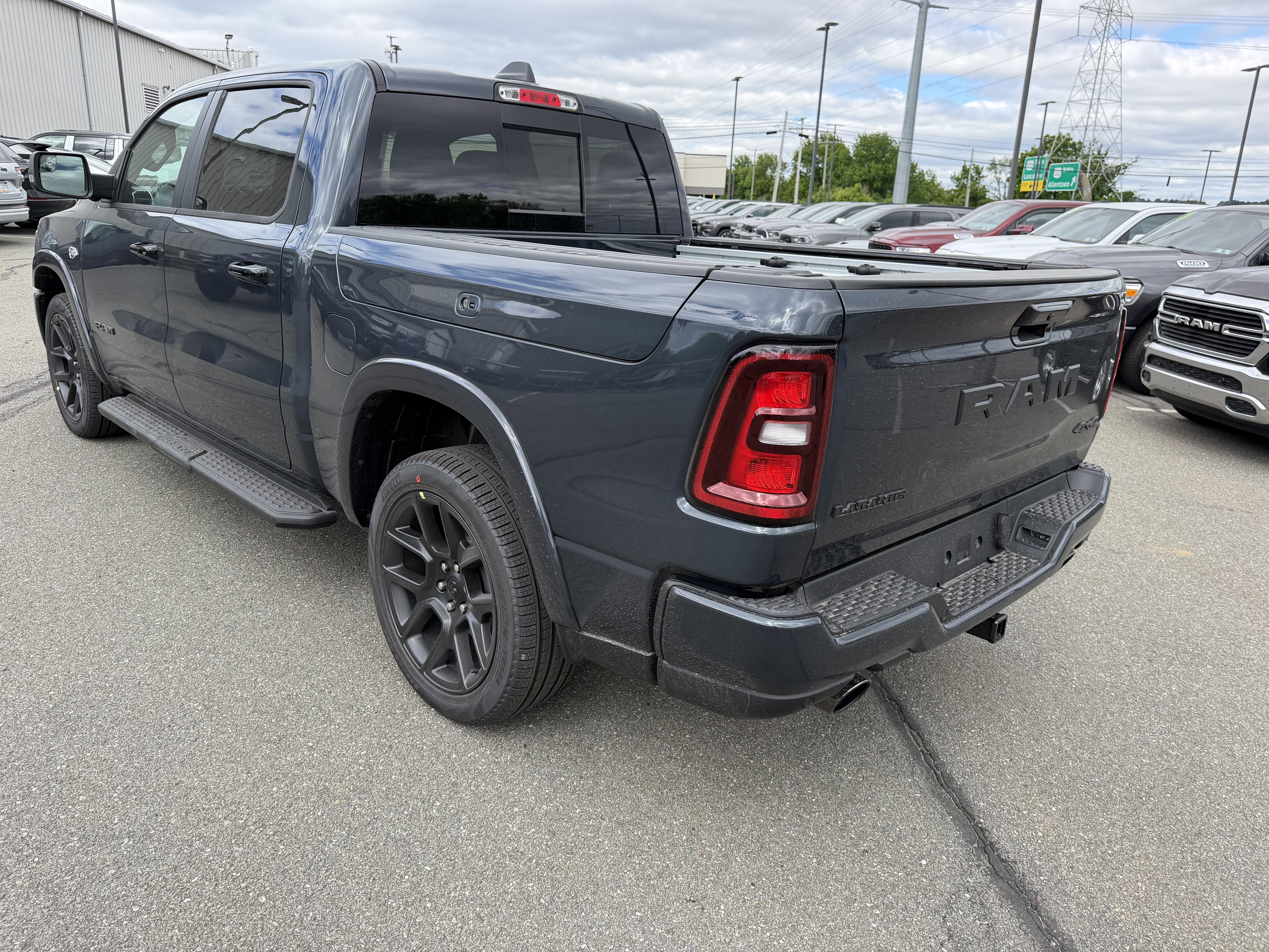 2026 RAM Ram 1500 RAM 1500 LARAMIE CREW CAB 4X4 5'7' BOX