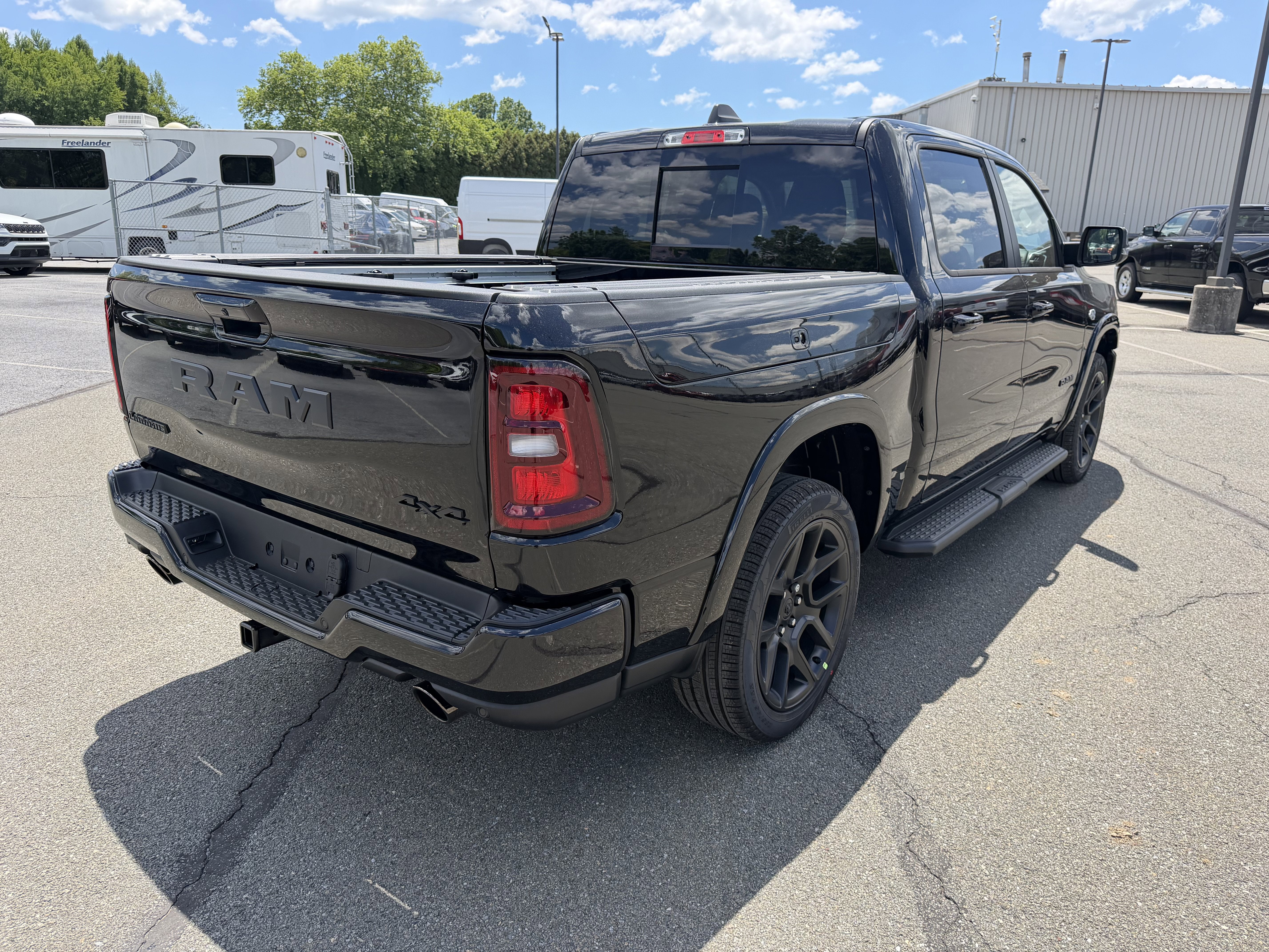 2026 RAM Ram 1500 RAM 1500 LARAMIE CREW CAB 4X4 5'7' BOX