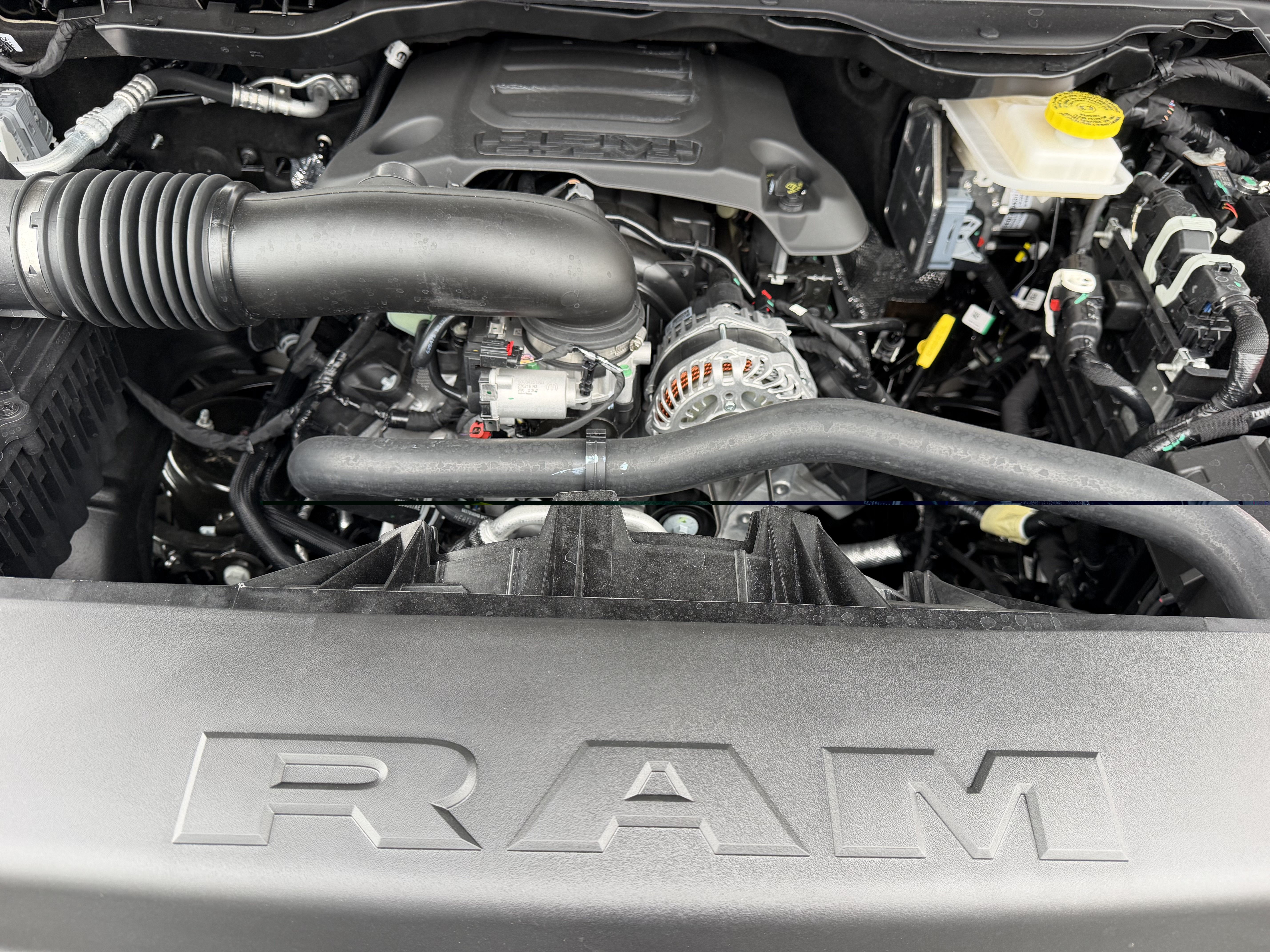2027 RAM Ram 1500 RAM 1500 LARAMIE CREW CAB 4X4 5'7' BOX