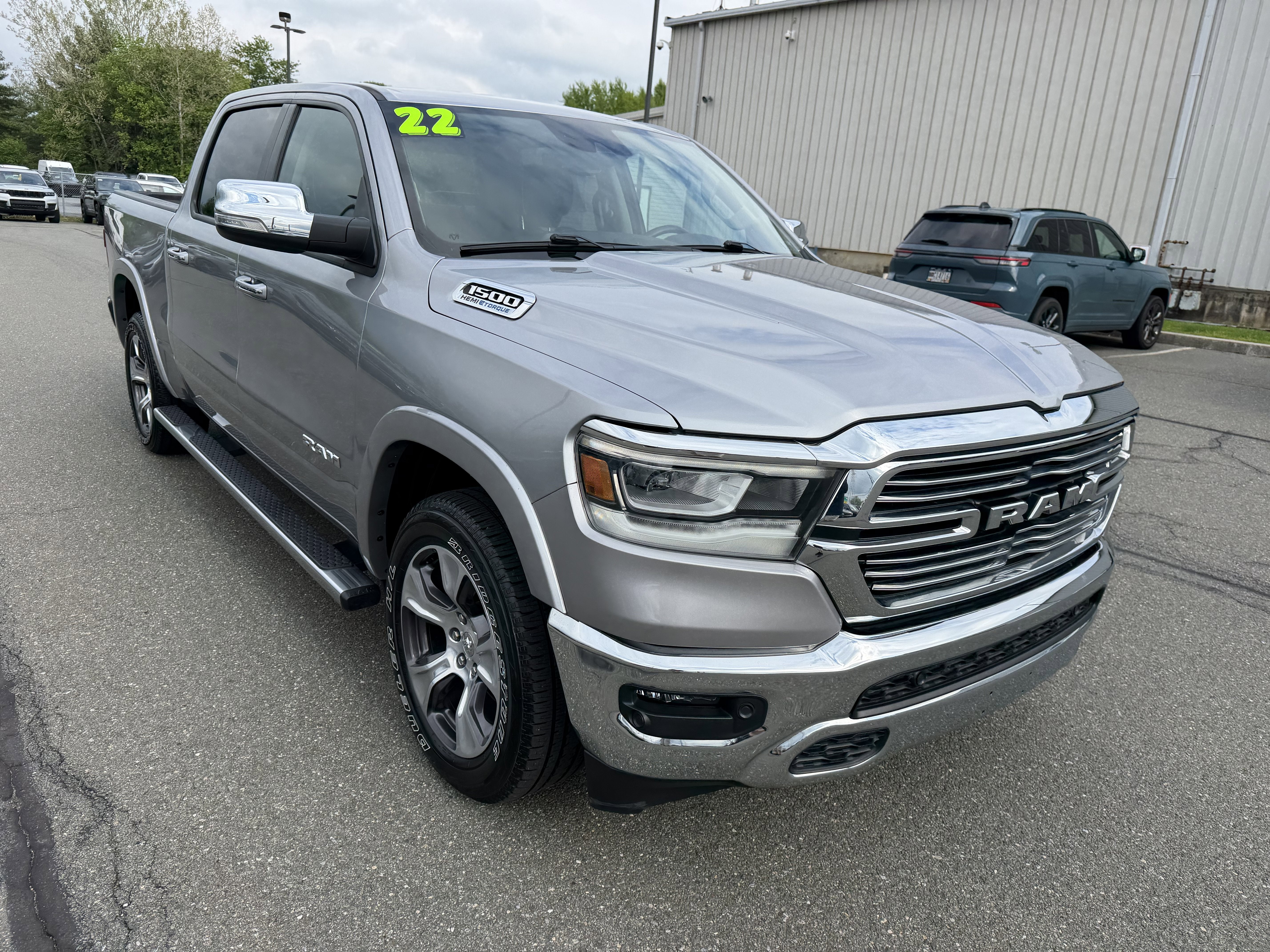 2022 RAM 1500 Laramie Crew Cab 4x4 5'7' Box