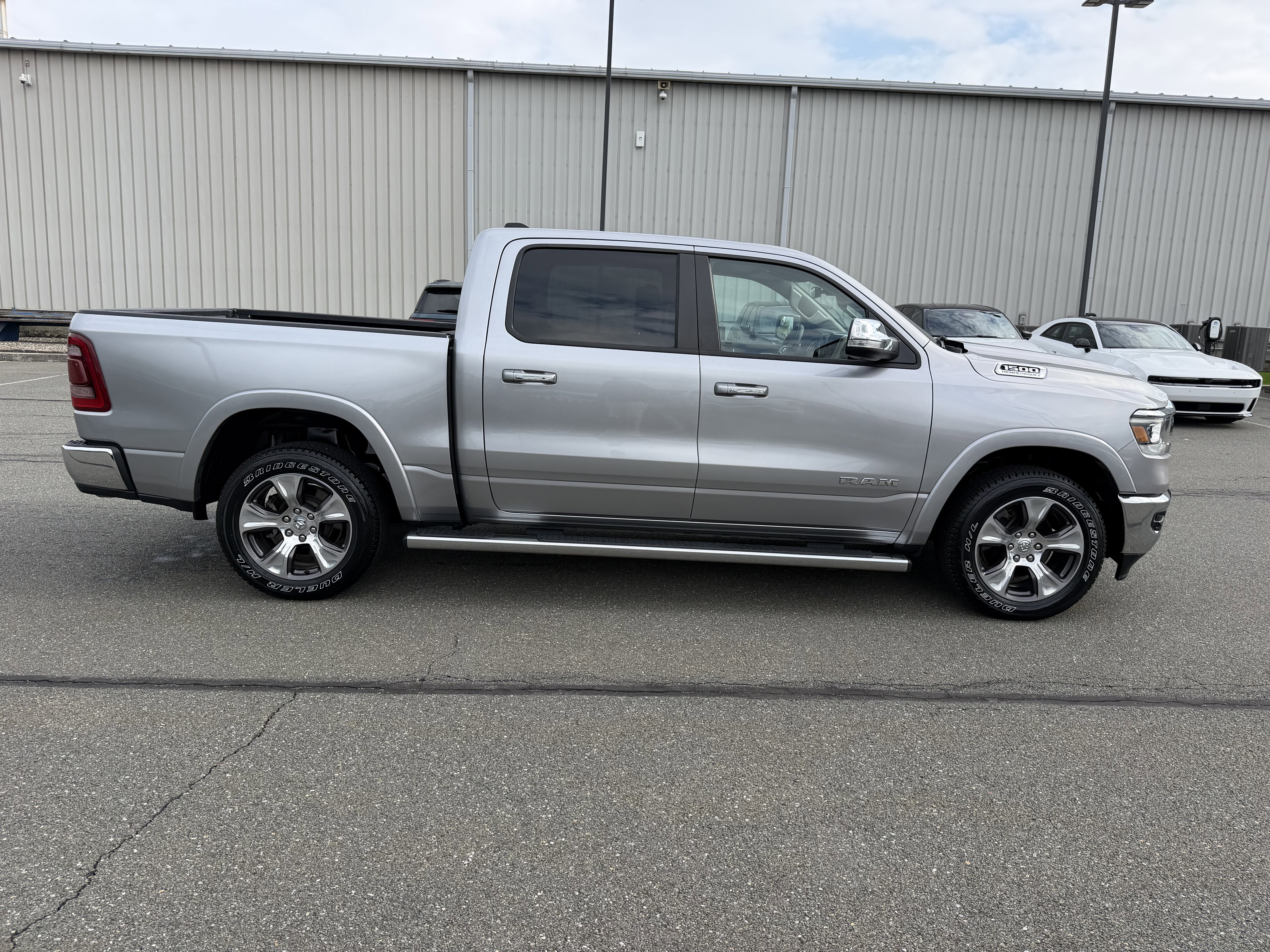 2022 RAM 1500 Laramie Crew Cab 4x4 5'7' Box