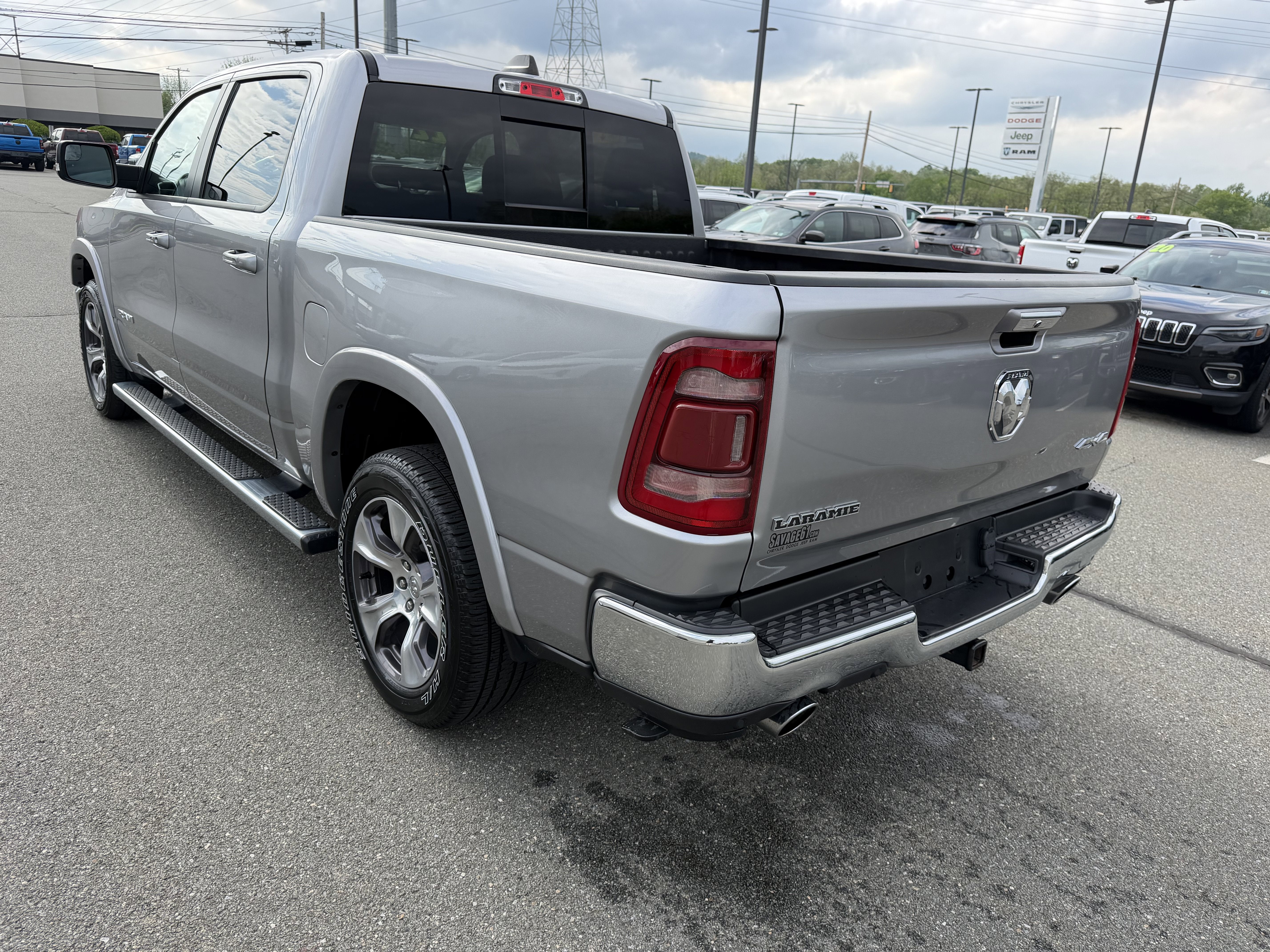 2022 RAM 1500 Laramie Crew Cab 4x4 5'7' Box