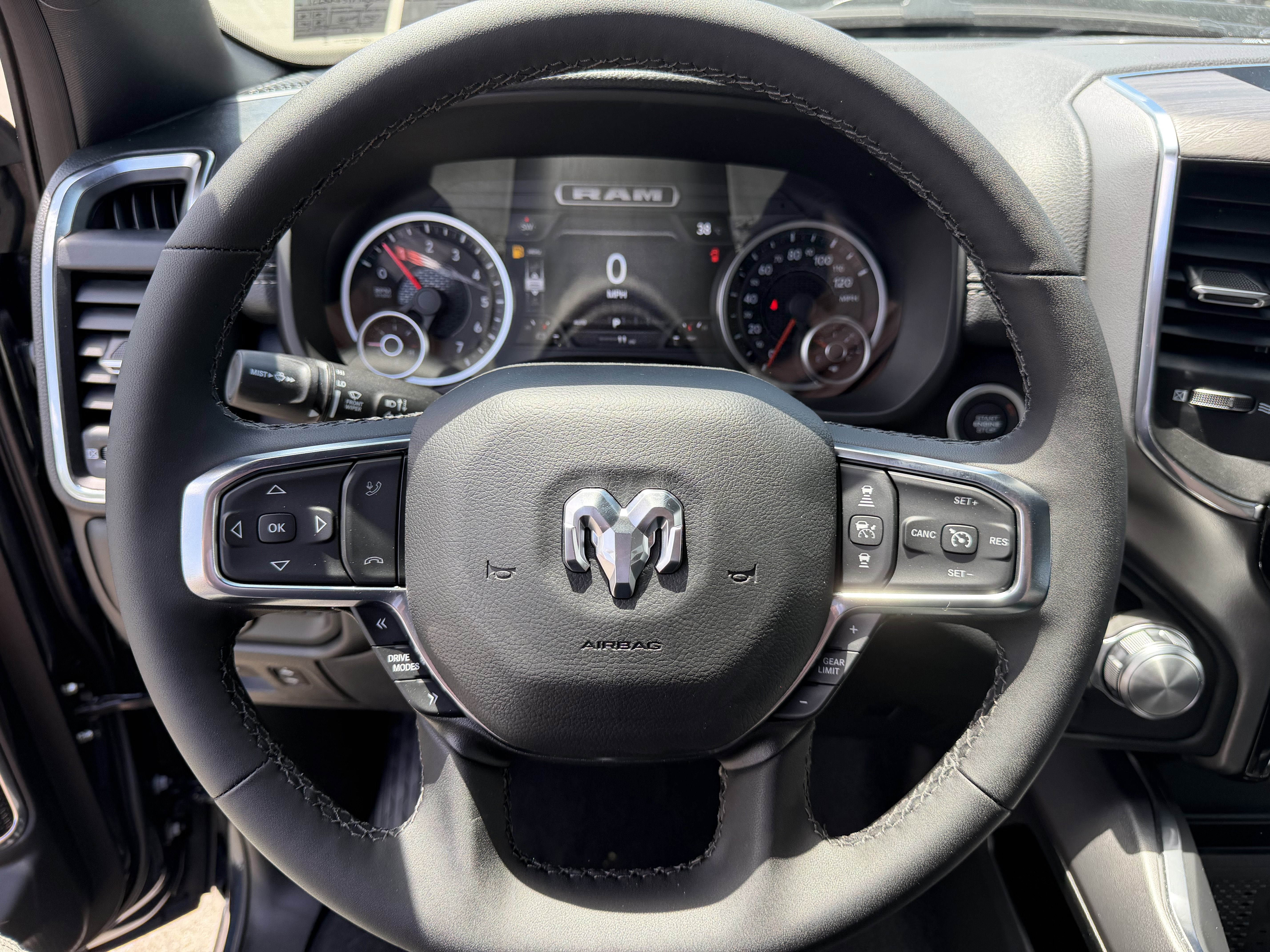 2026 RAM Ram 1500 RAM 1500 LARAMIE CREW CAB 4X4 5'7' BOX