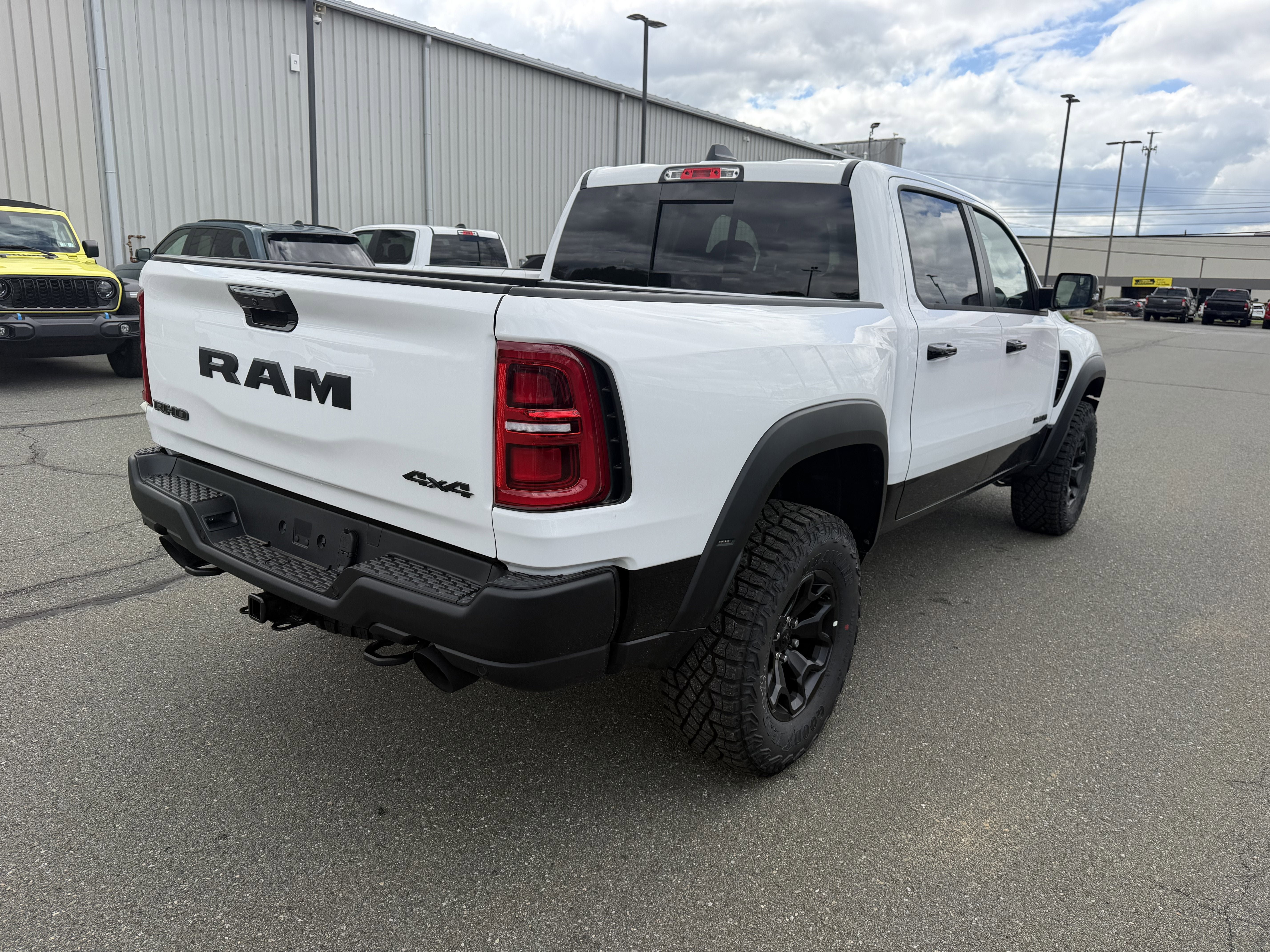 2026 RAM Ram 1500 RAM 1500 RHO CREW CAB 4X4 5'7' BOX