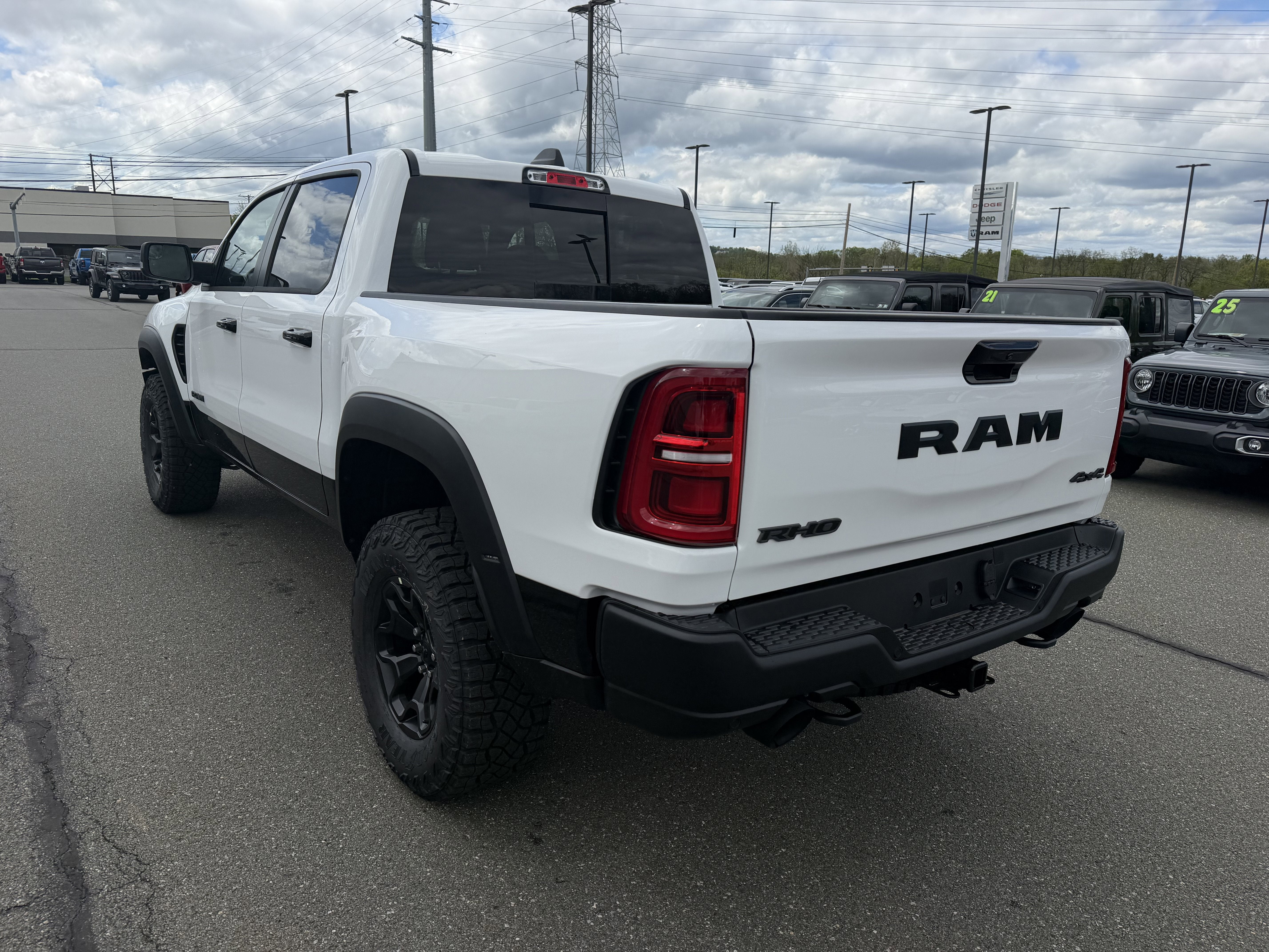 2026 RAM Ram 1500 RAM 1500 RHO CREW CAB 4X4 5'7' BOX