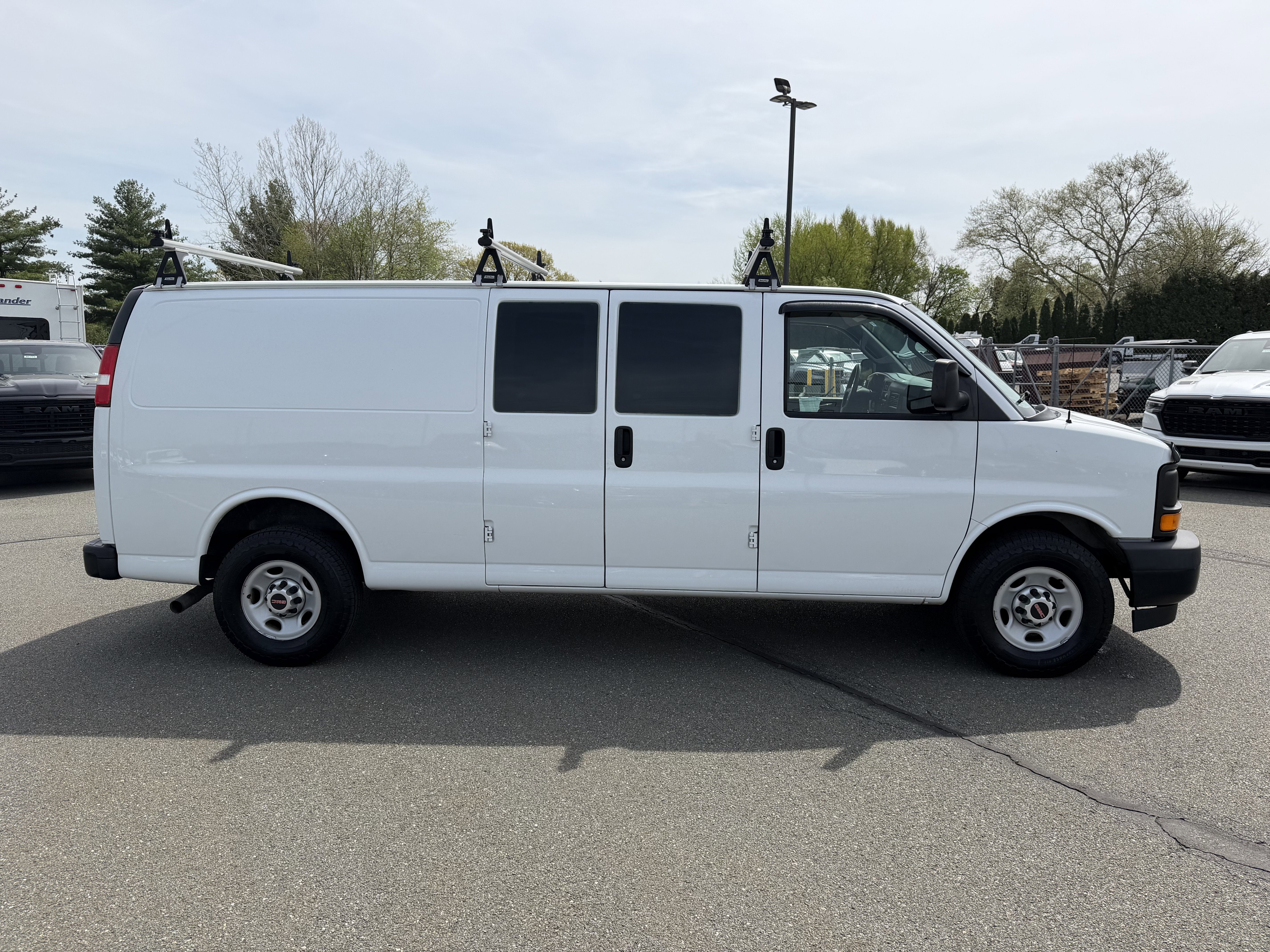 2017 GMC Savana 3500 CARGO