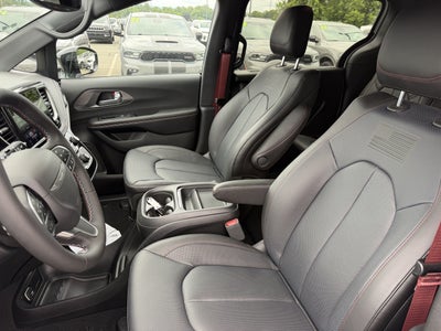 2027 Chrysler Pacifica PACIFICA SELECT