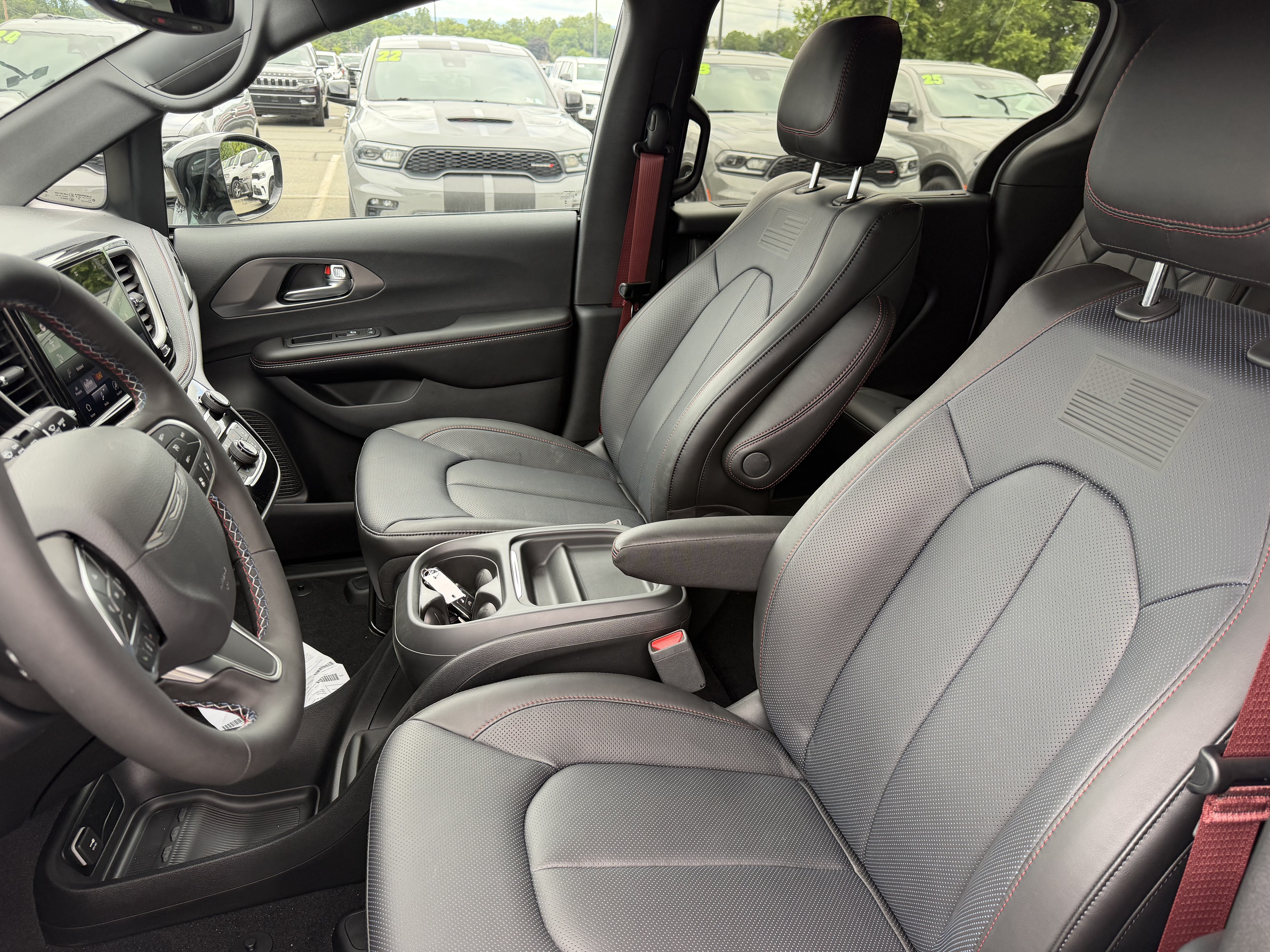 2027 Chrysler Pacifica PACIFICA SELECT