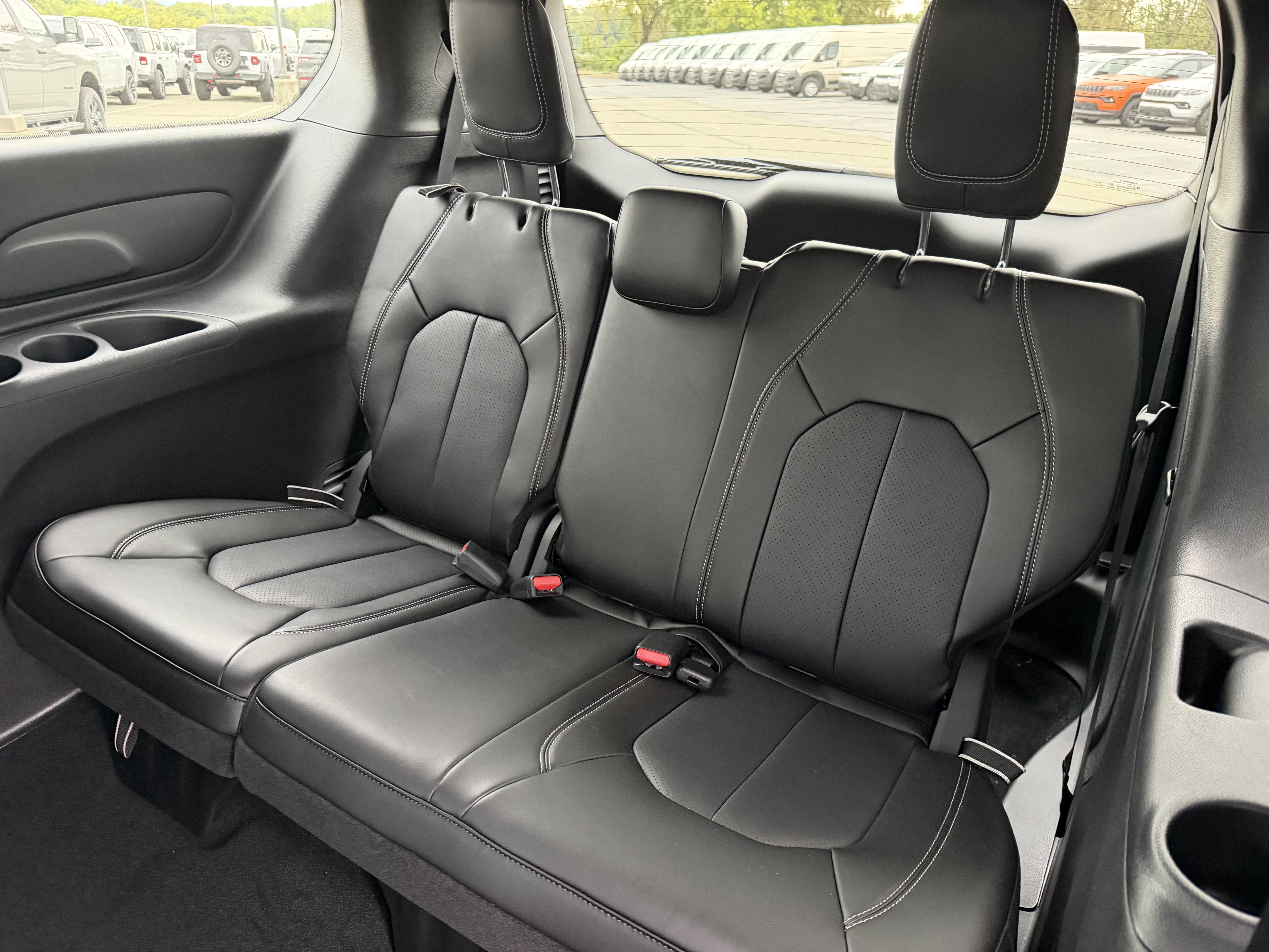 2027 Chrysler Pacifica PACIFICA SELECT