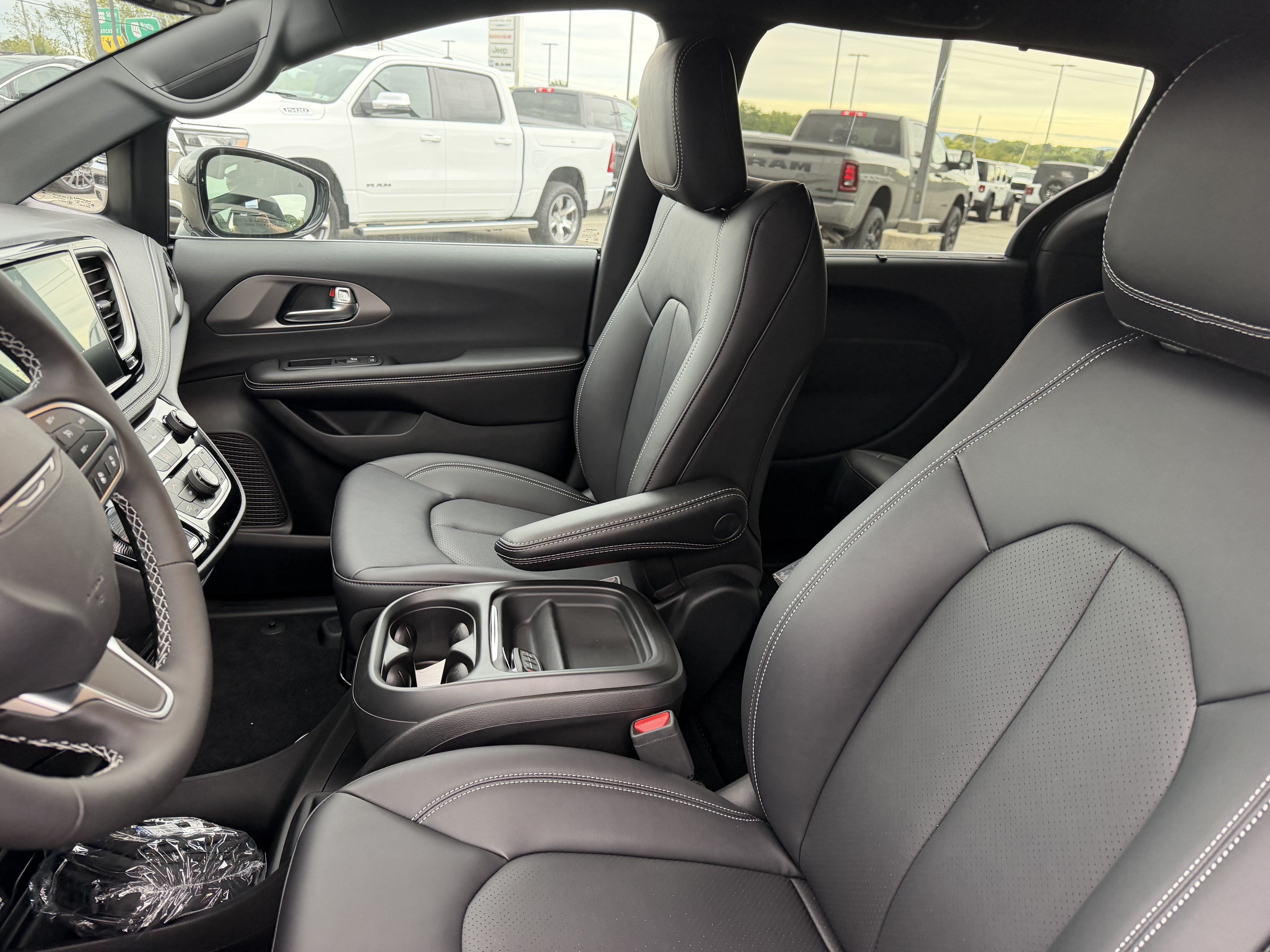 2027 Chrysler Pacifica PACIFICA SELECT