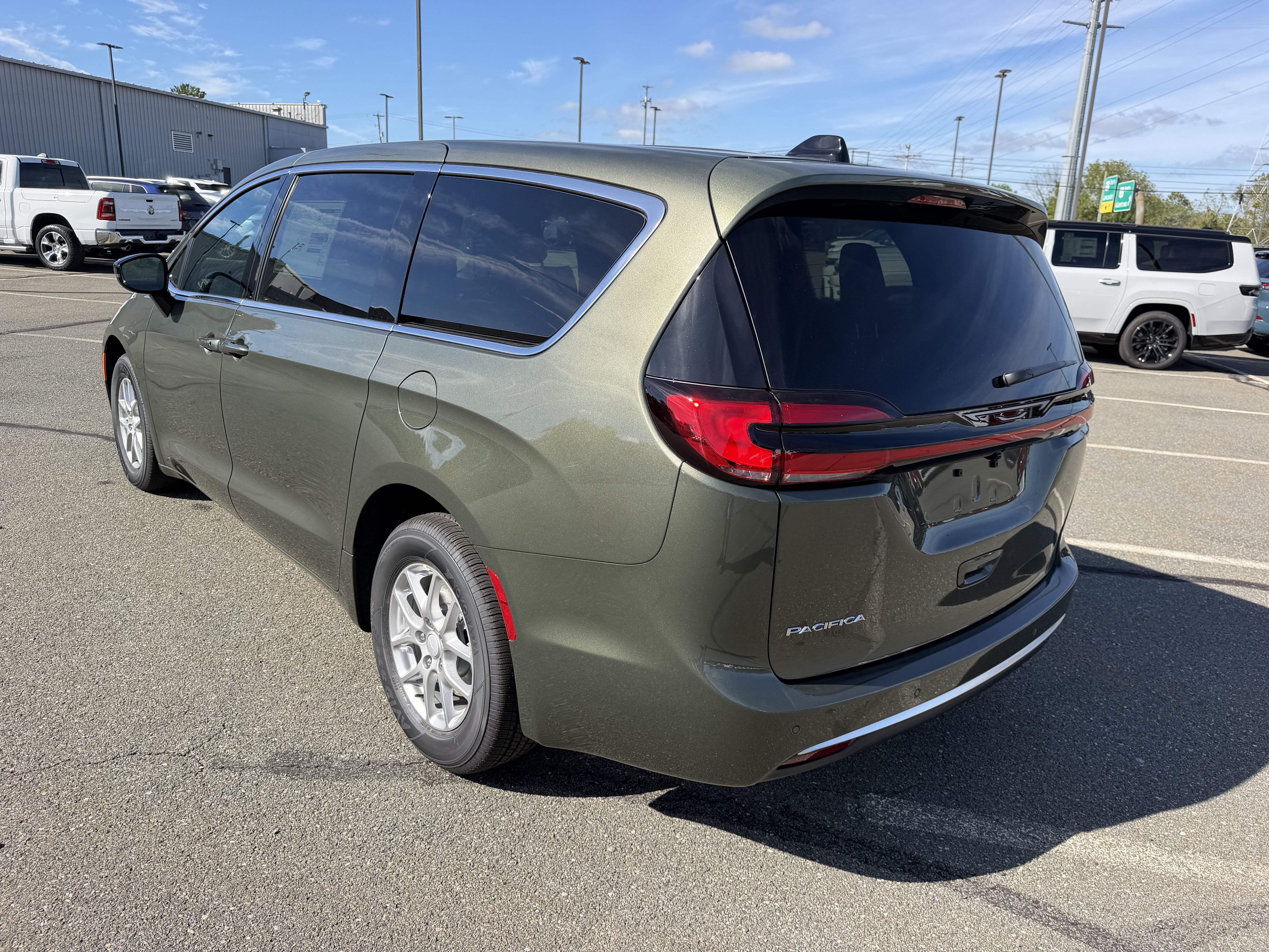 2027 Chrysler Pacifica PACIFICA SELECT