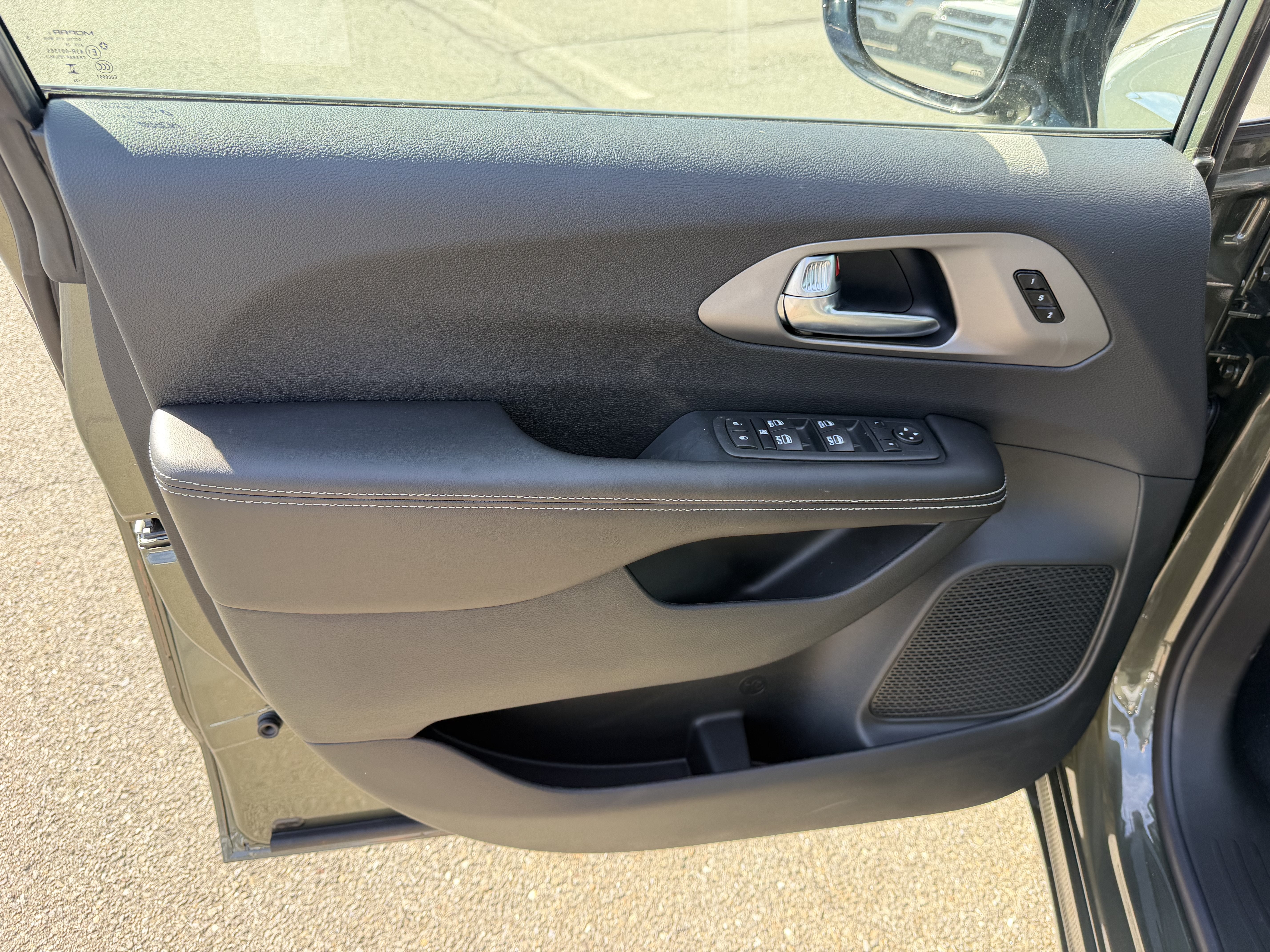 2027 Chrysler Pacifica PACIFICA SELECT