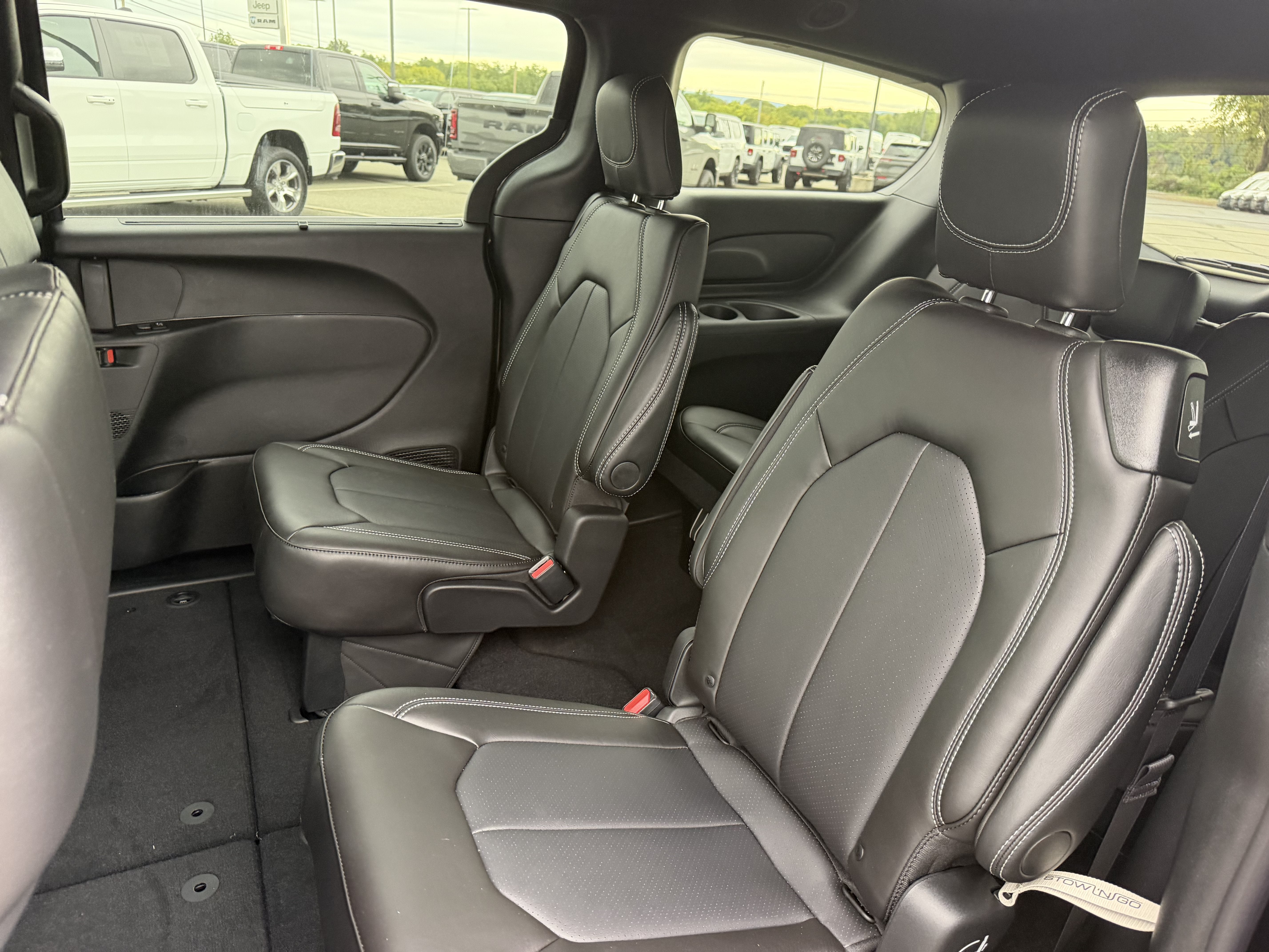 2027 Chrysler Pacifica PACIFICA SELECT