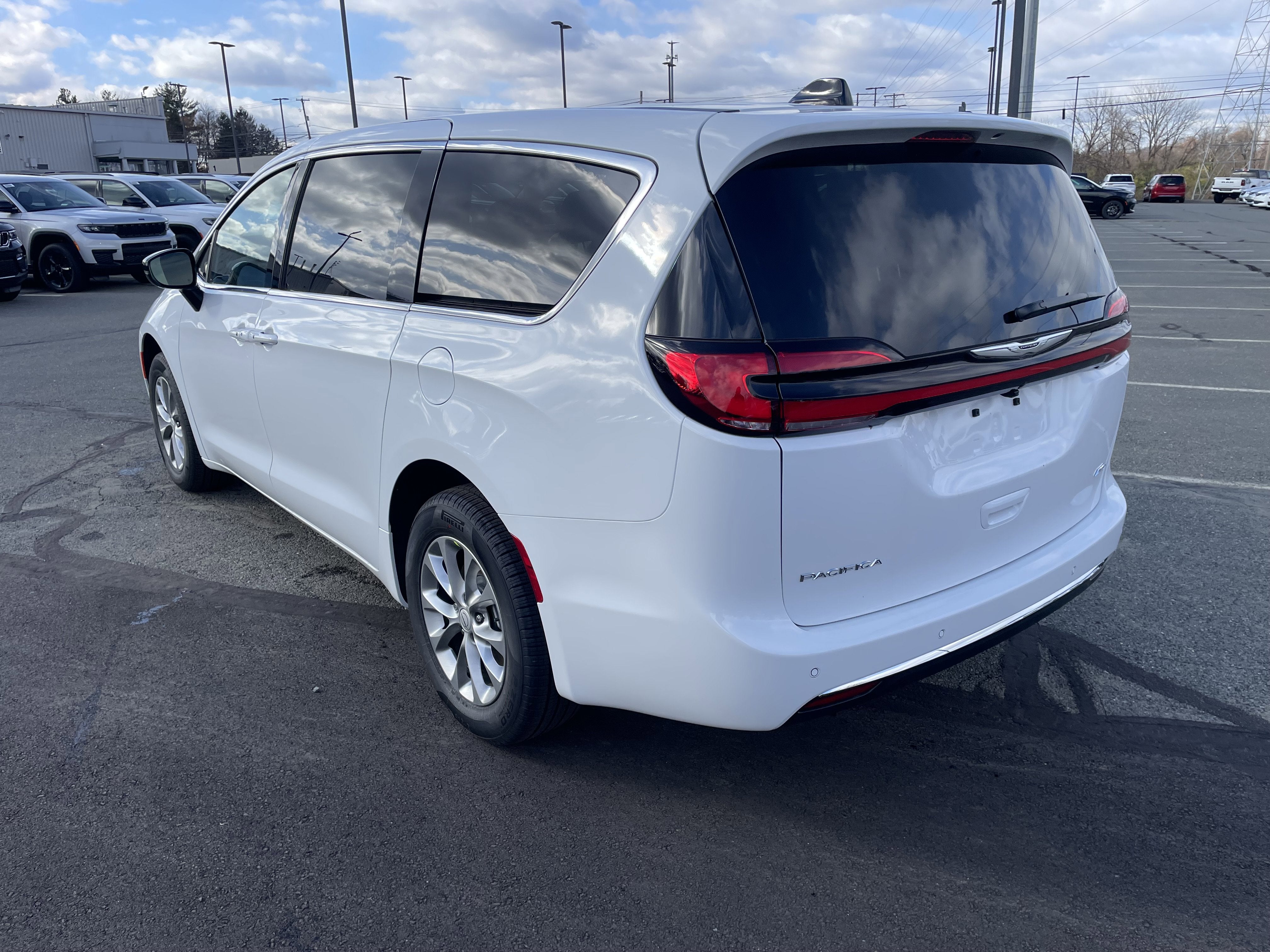 2026 Chrysler Pacifica PACIFICA SELECT AWD