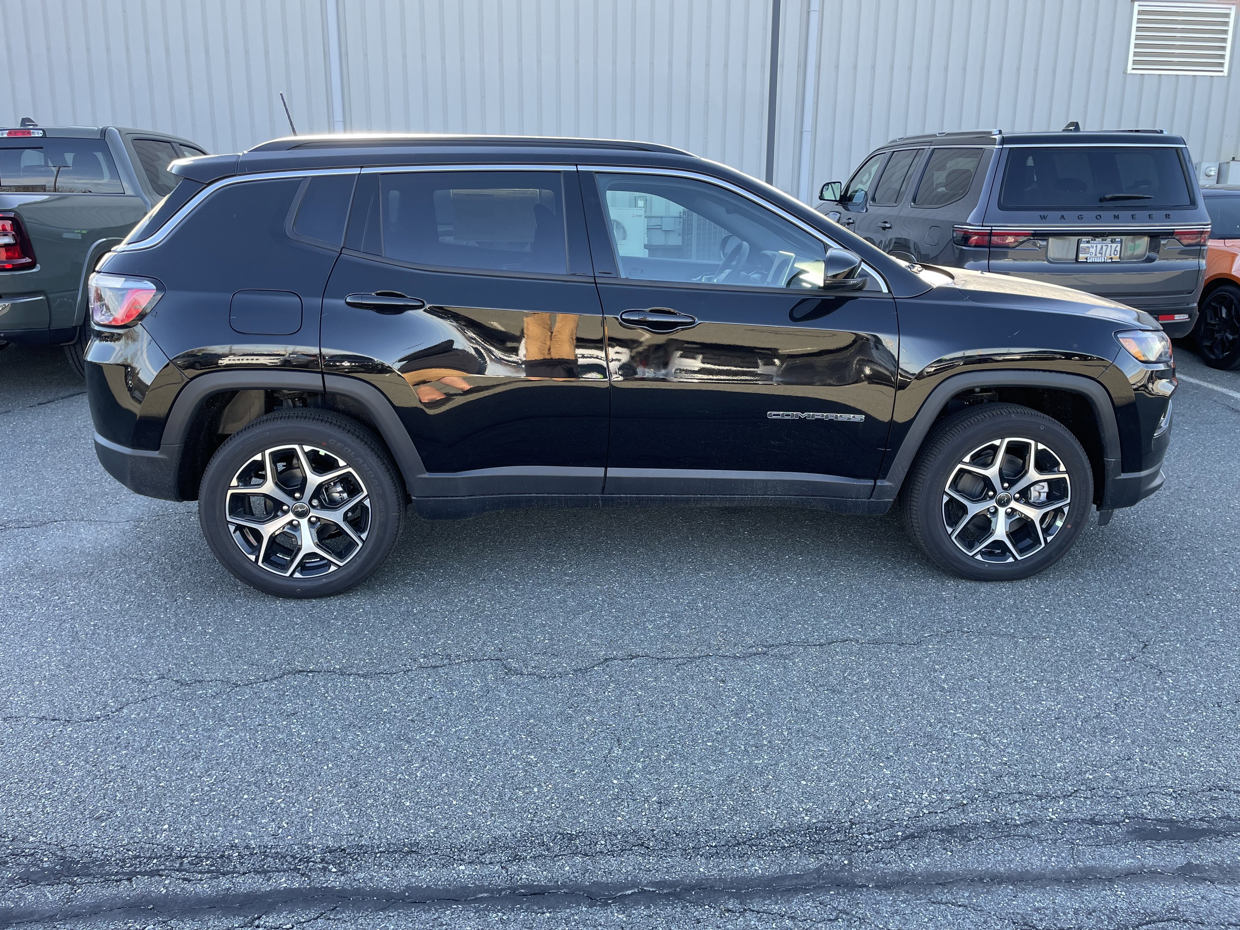 2026 Jeep Compass COMPASS LIMITED 4X4