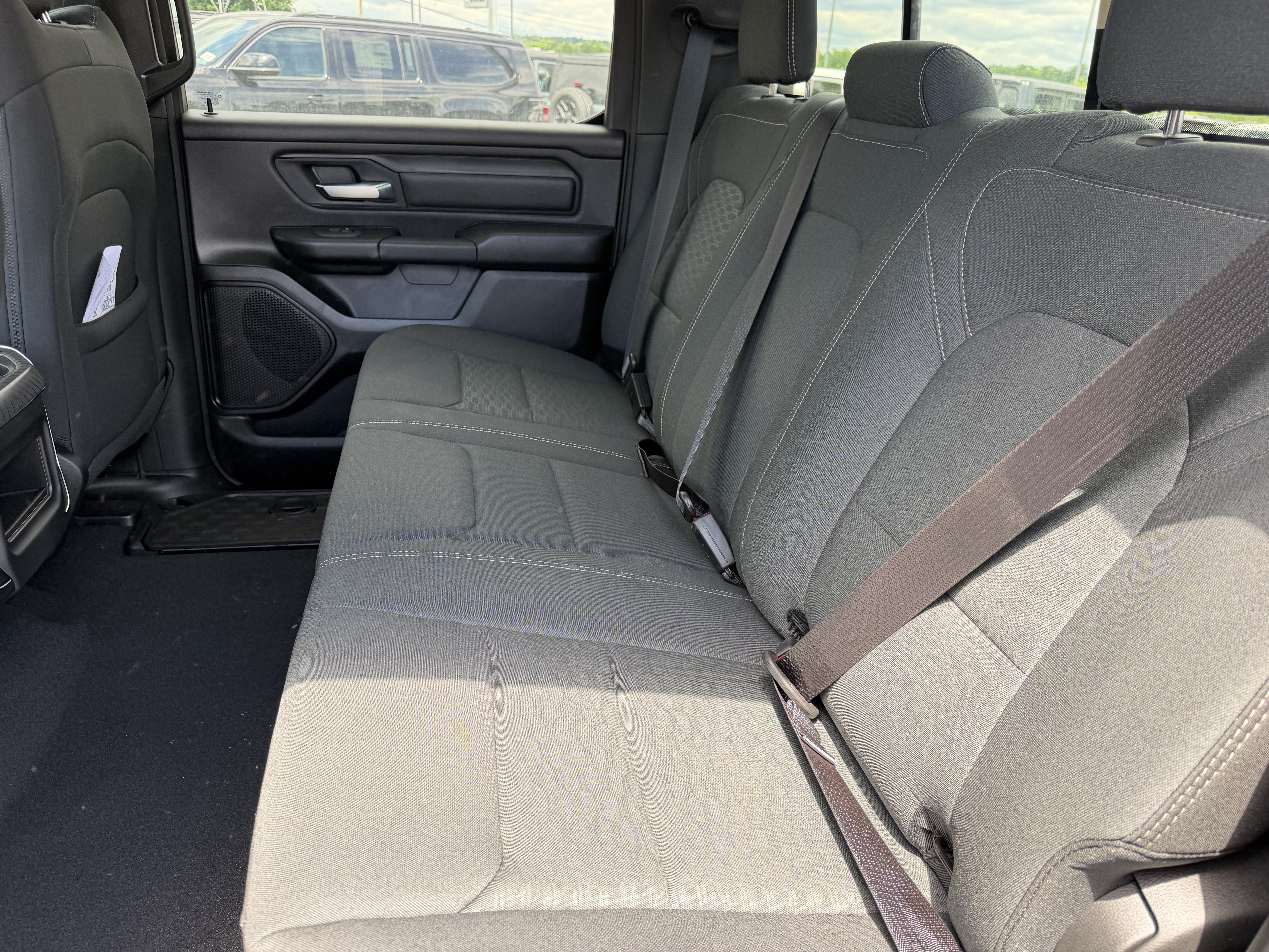2026 RAM 1500 RAM 1500 EXPRESS CREW CAB 4X4 5'7' BOX