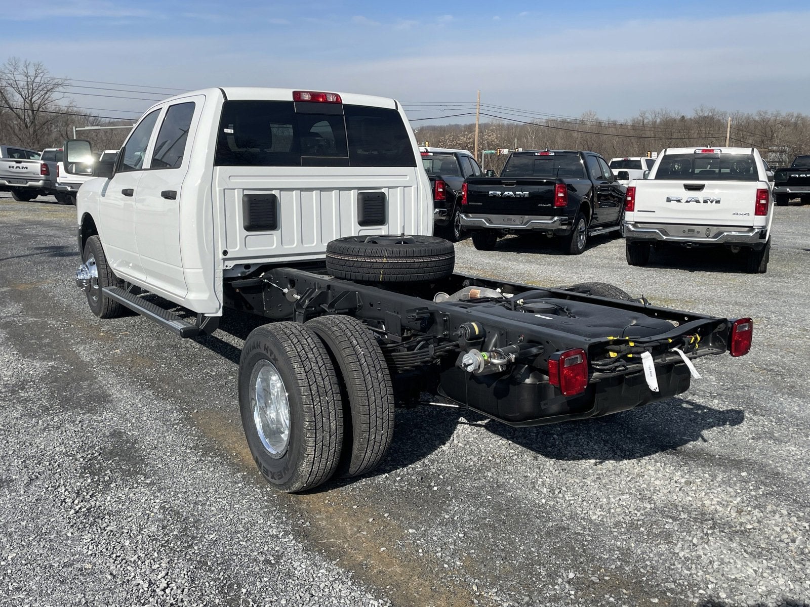 2024 RAM Ram 3500 Chassis Cab RAM 3500 TRADESMAN CREW CAB CHASSIS 4X4 60' CA