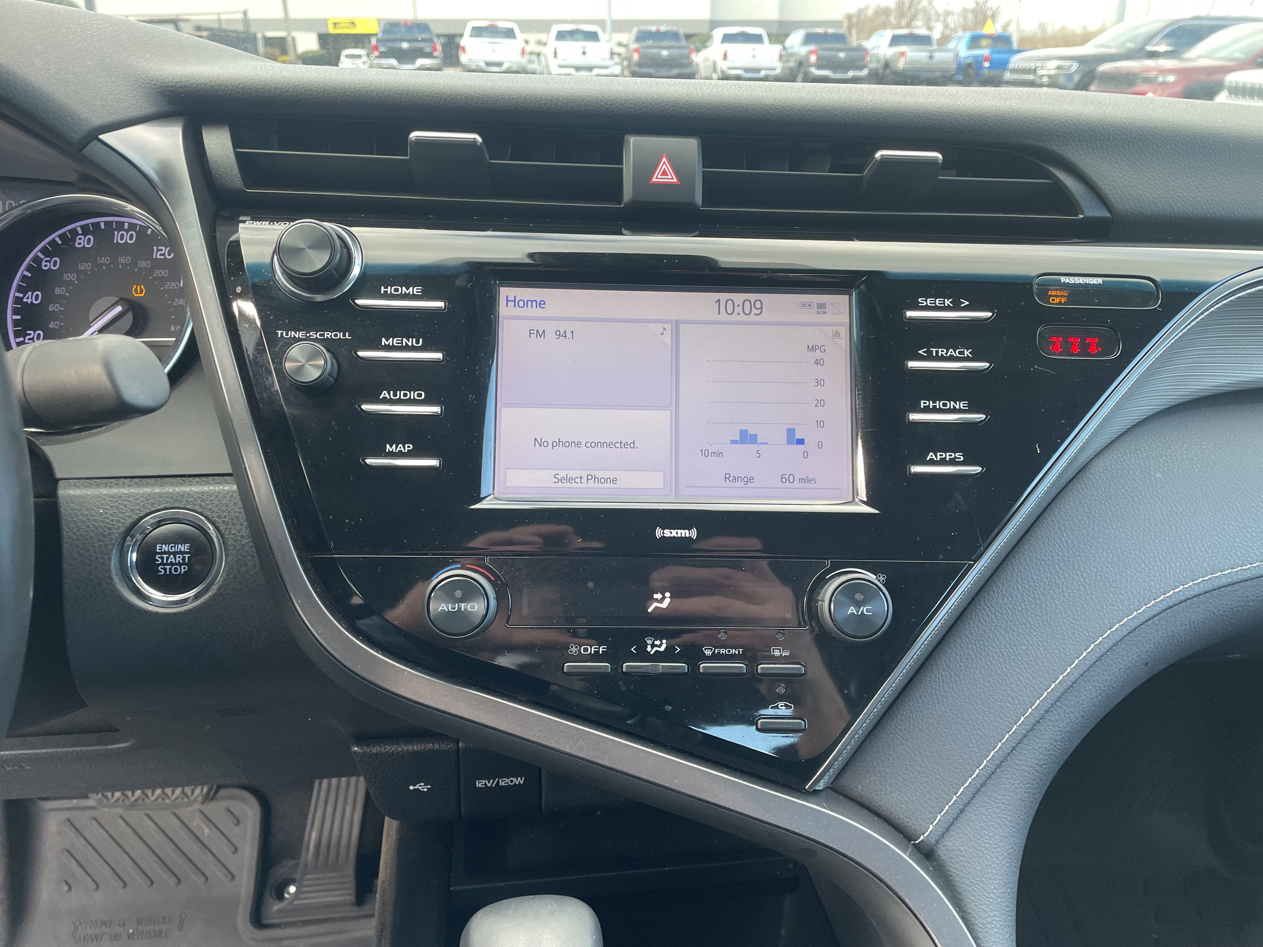 2020 Toyota Camry SE AWD