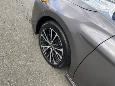 2020 Toyota Camry SE AWD