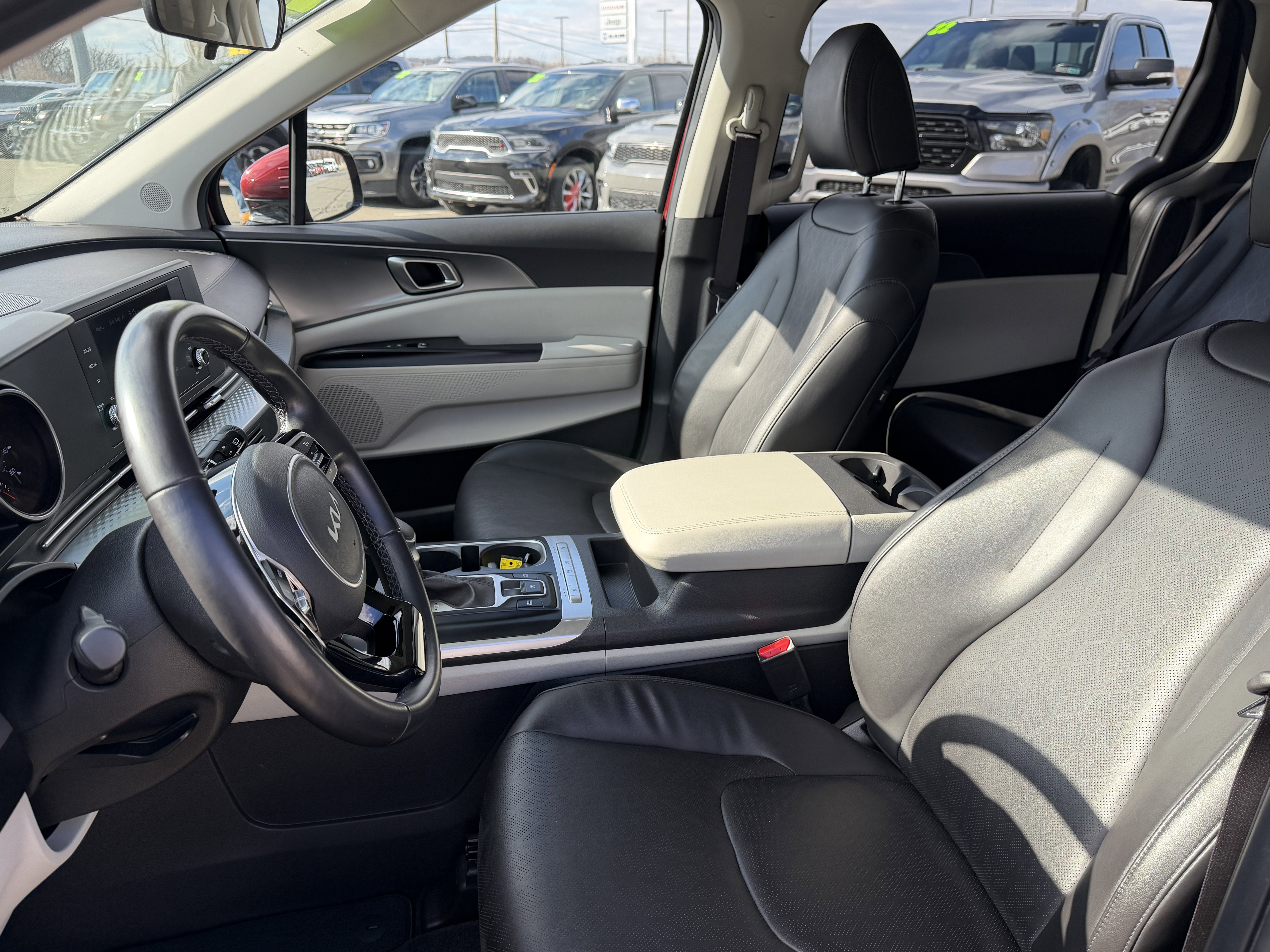 2023 Kia Carnival MPV LX Seat Package