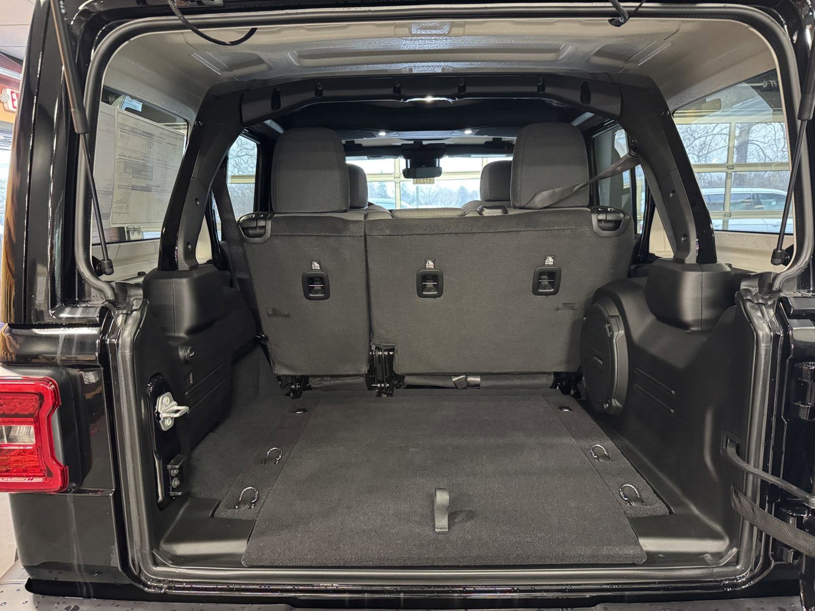 2025 Jeep Wrangler WRANGLER 4-DOOR SAHARA