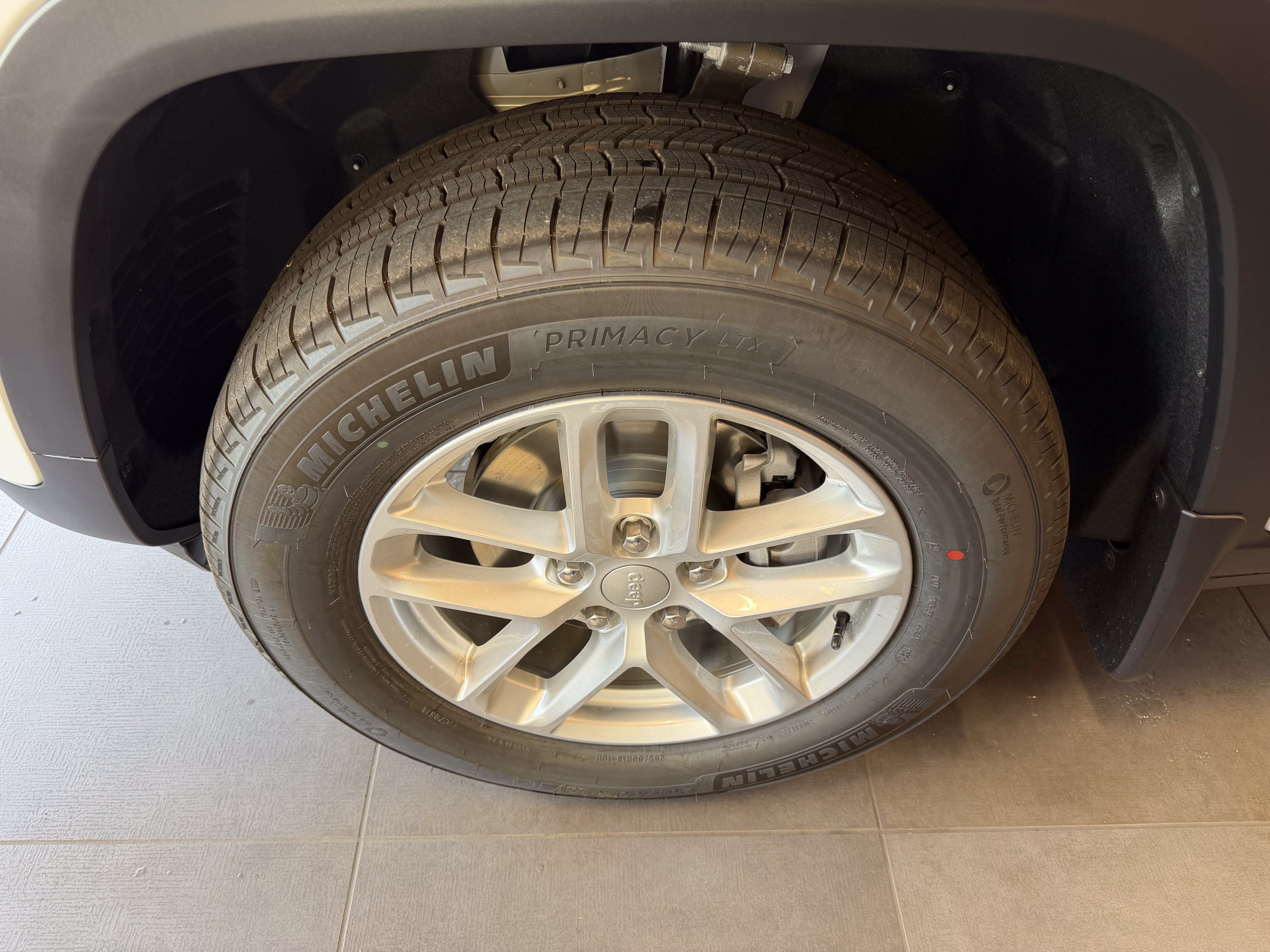2026 Jeep Grand Cherokee GRAND CHEROKEE LAREDO X 4X4