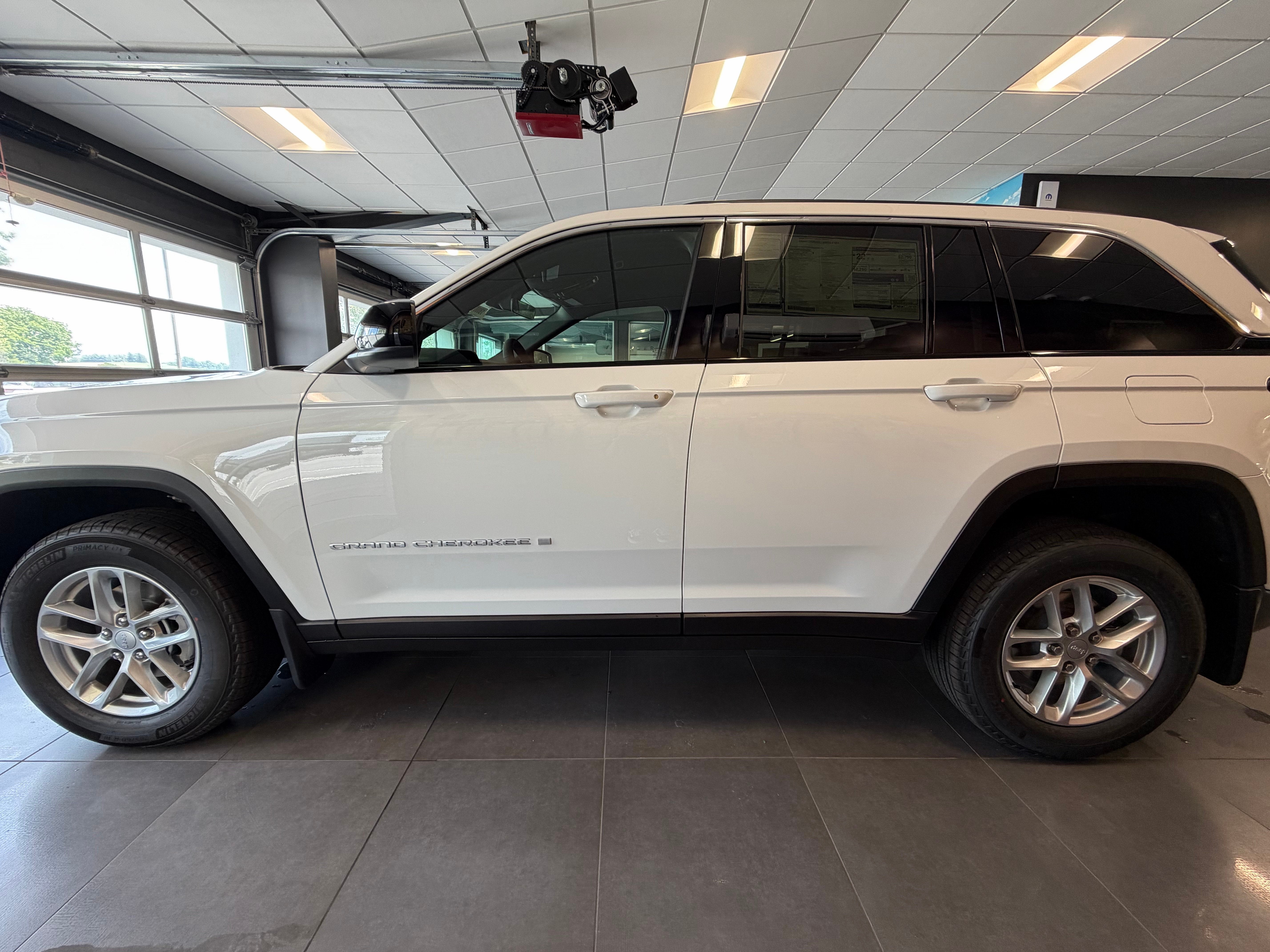 2026 Jeep Grand Cherokee GRAND CHEROKEE LAREDO X 4X4