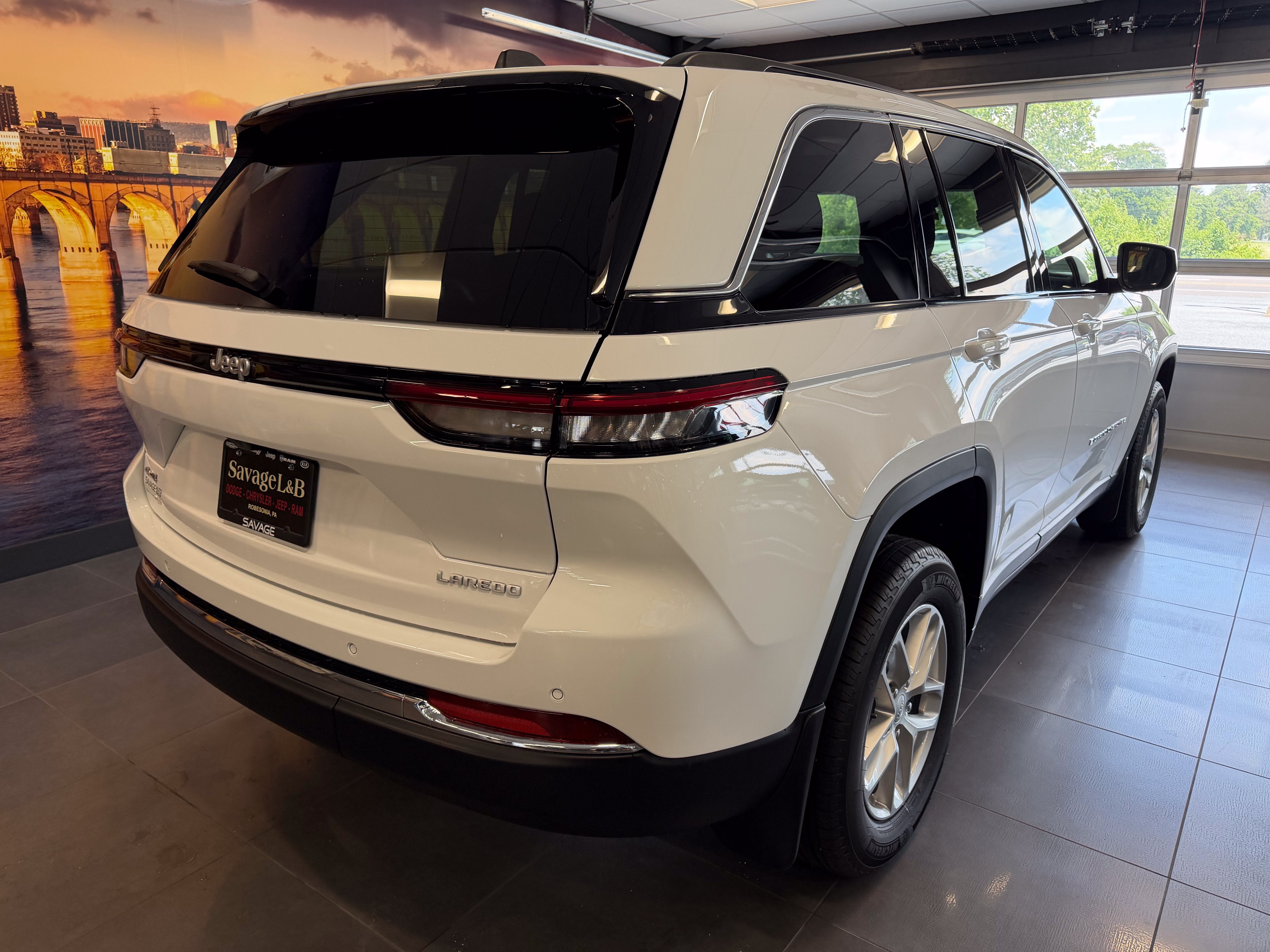 2026 Jeep Grand Cherokee GRAND CHEROKEE LAREDO X 4X4