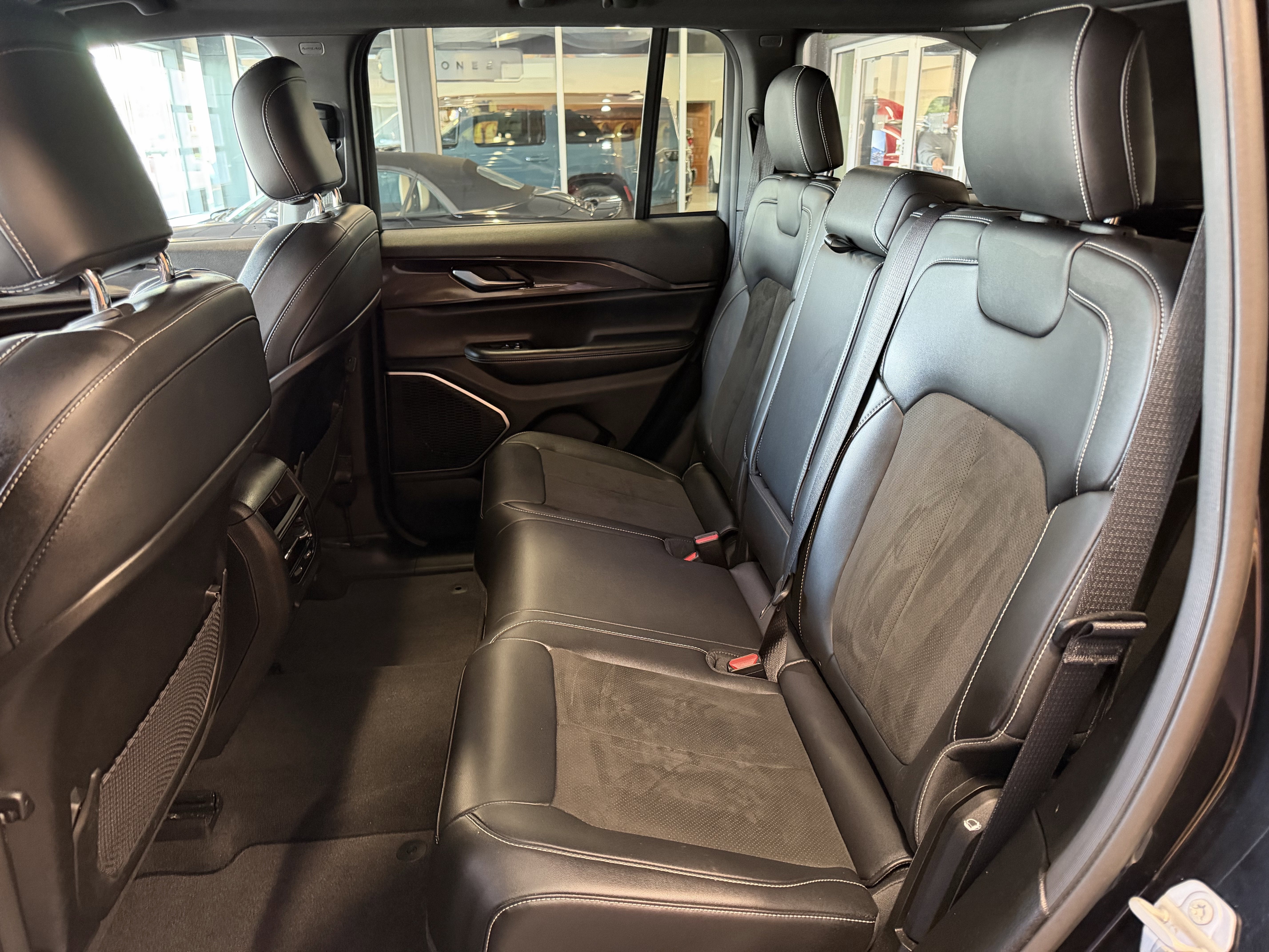 2022 Jeep Grand Cherokee Altitude 4x4