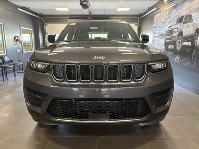 2025 Jeep Grand Cherokee GRAND CHEROKEE LAREDO X 4X4