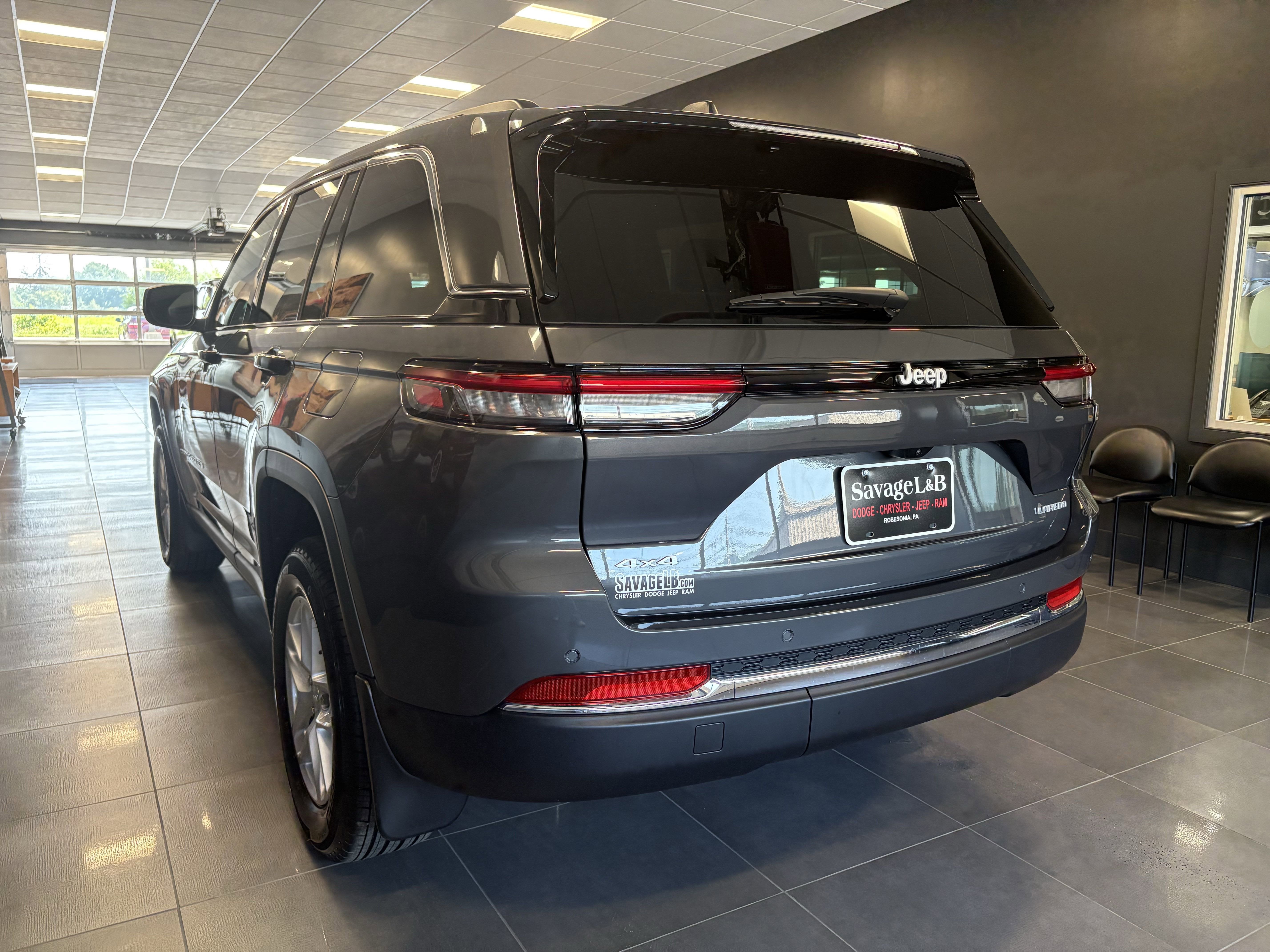 2025 Jeep Grand Cherokee GRAND CHEROKEE LAREDO X 4X4