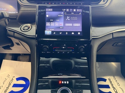 2022 Jeep Grand Cherokee Laredo 4x4