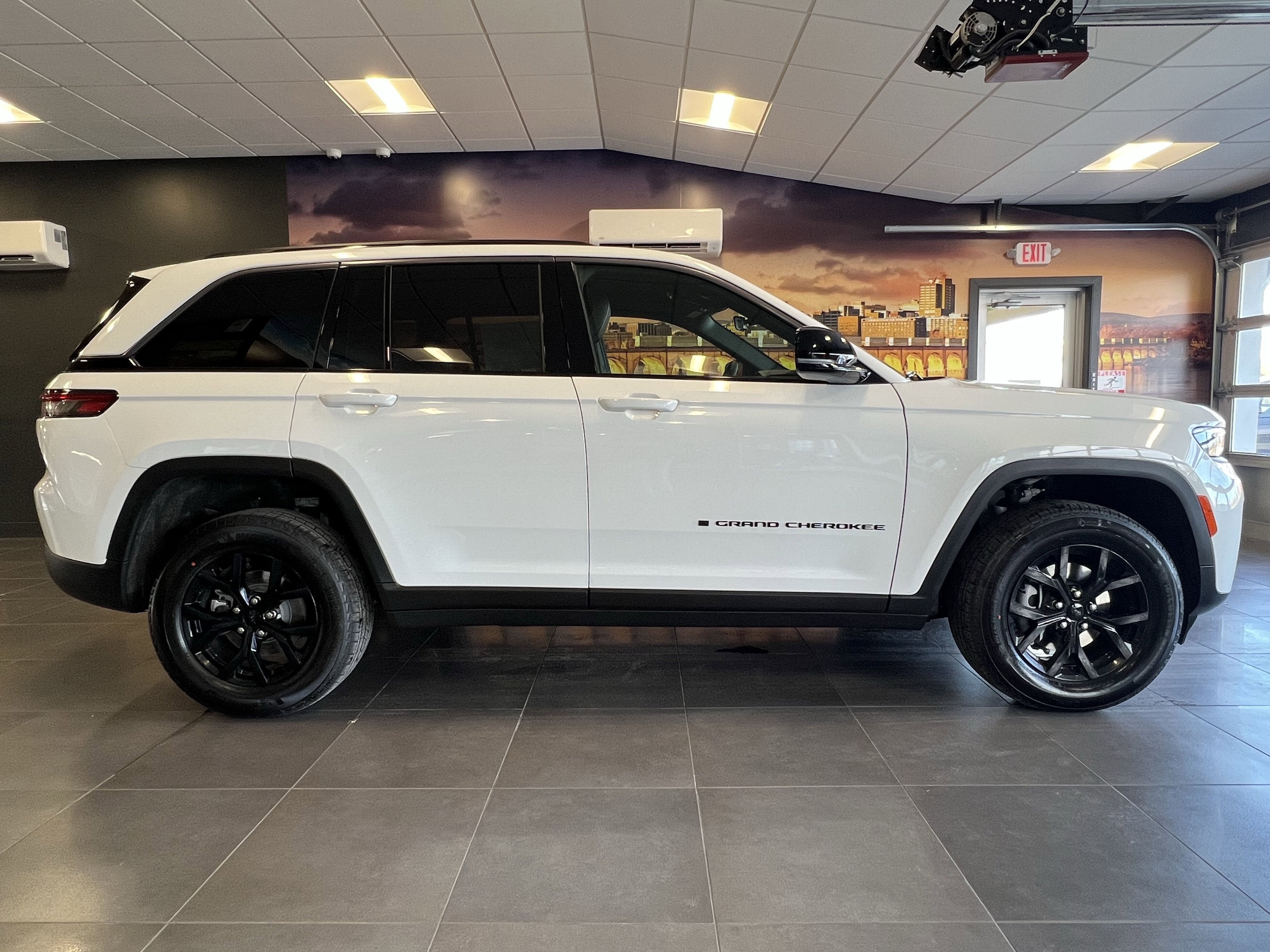 2026 Jeep Grand Cherokee GRAND CHEROKEE ALTITUDE 4X4