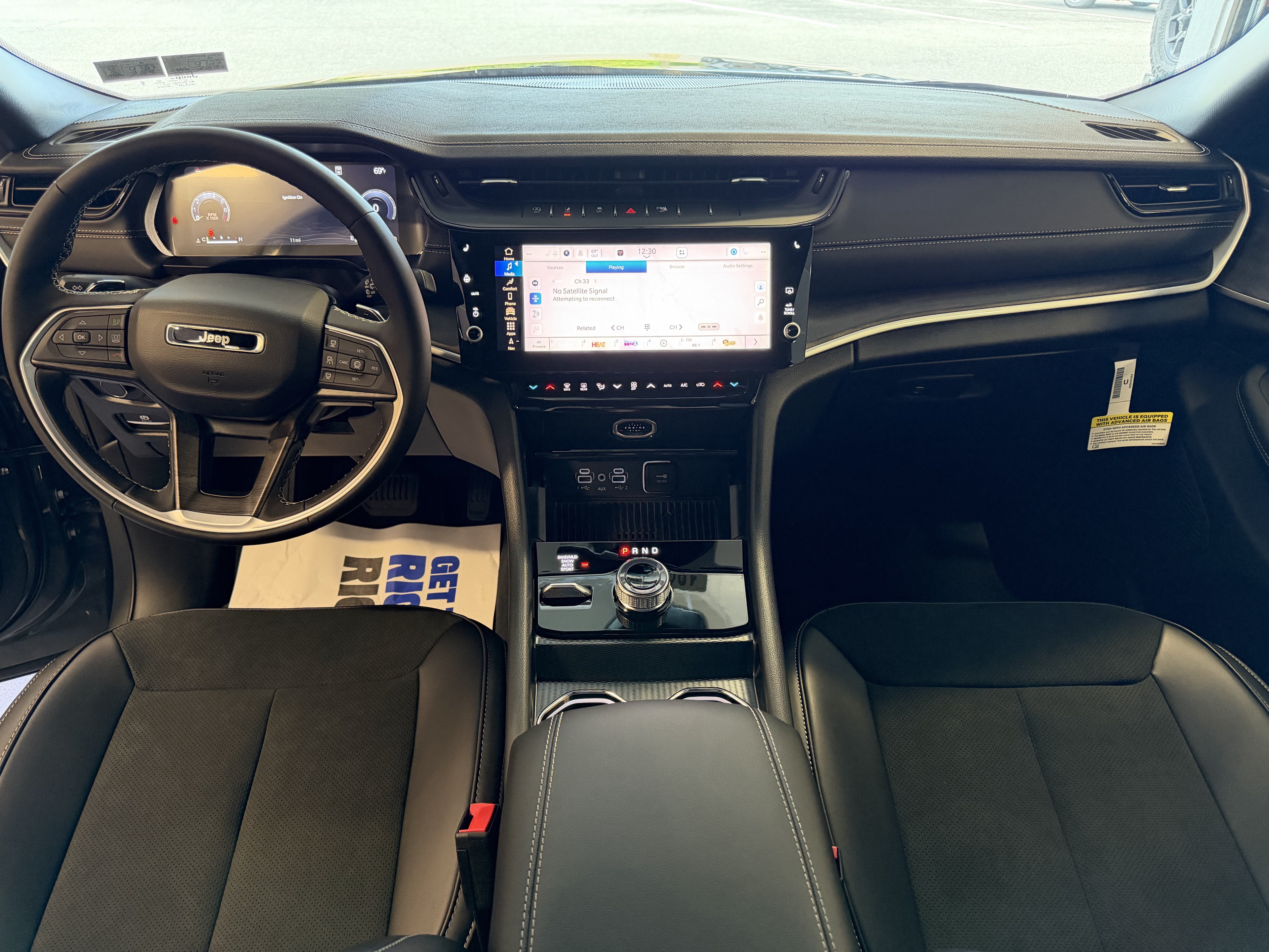 2027 Jeep Grand Cherokee GRAND CHEROKEE LAREDO ALTITUDE 4X4