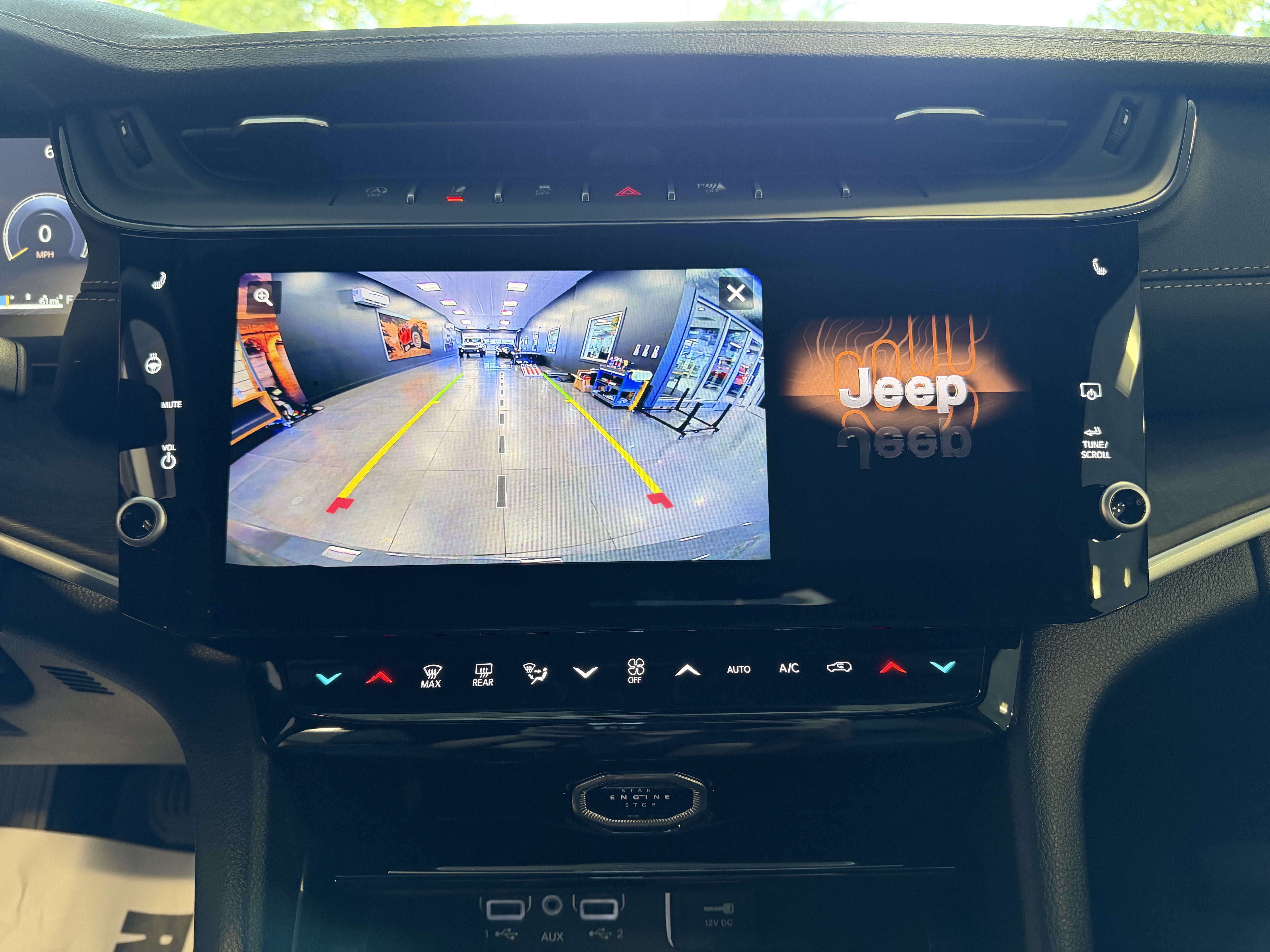 2027 Jeep Grand Cherokee GRAND CHEROKEE LAREDO ALTITUDE 4X4