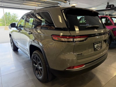 2027 Jeep Grand Cherokee GRAND CHEROKEE LAREDO ALTITUDE 4X4