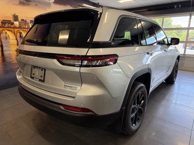 2026 Jeep Grand Cherokee GRAND CHEROKEE LAREDO ALTITUDE 4X4