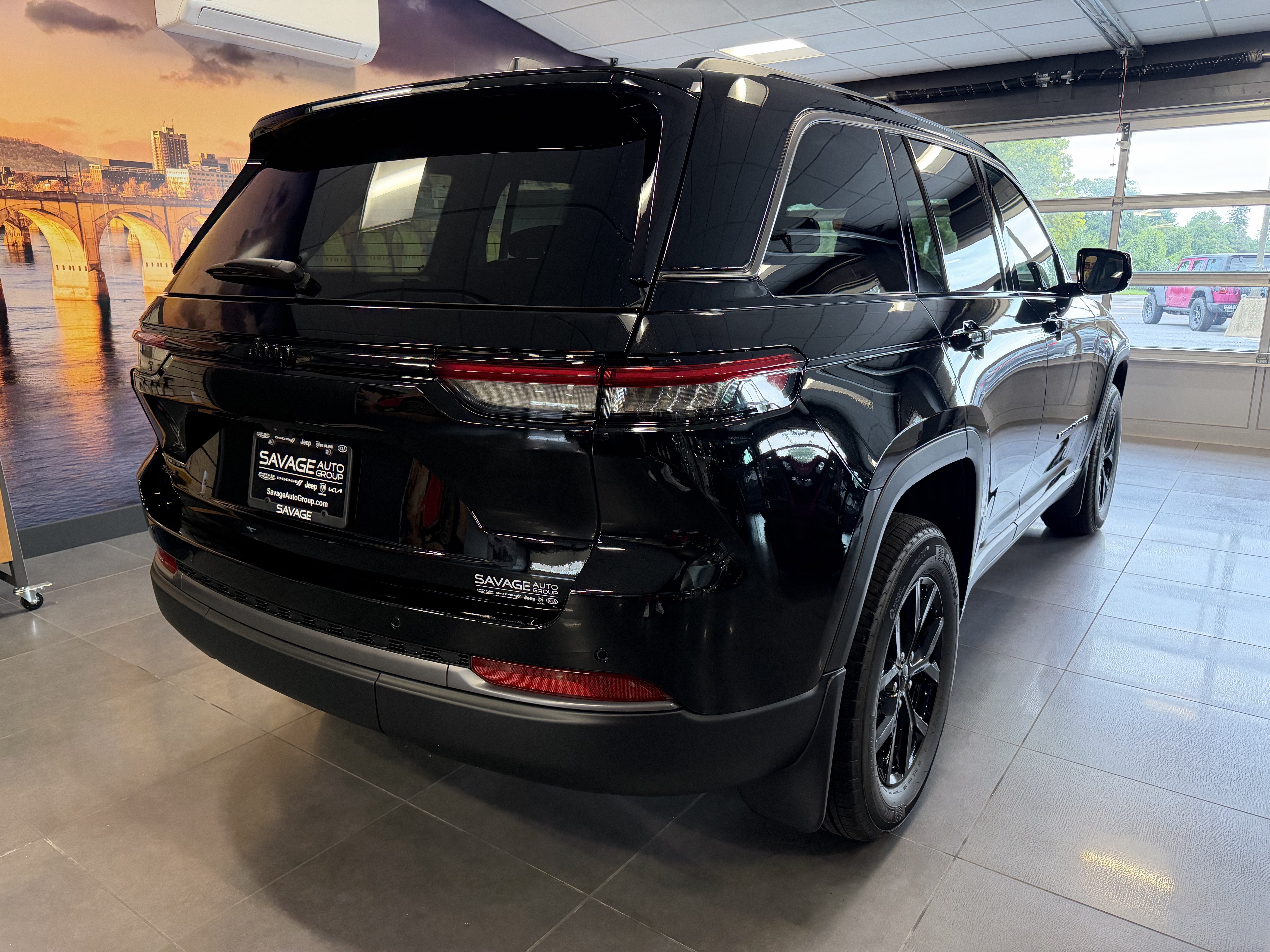 2026 Jeep Grand Cherokee GRAND CHEROKEE LAREDO ALTITUDE 4X4