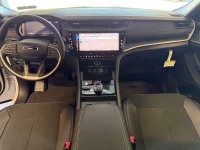2027 Jeep Grand Cherokee Laredo Altitude